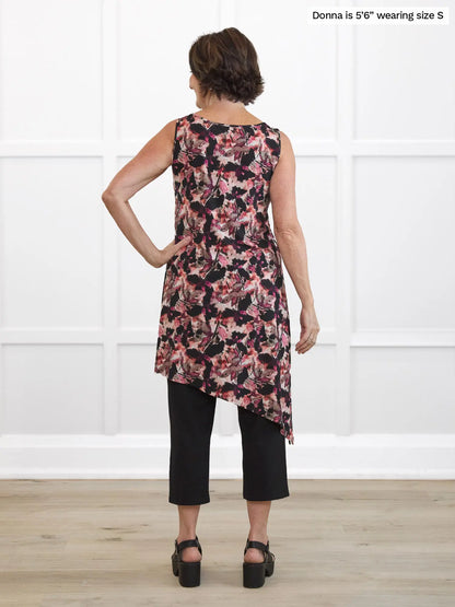 Miik founder Donna (5’6”, small) standing with her back towards the camera showing the back of Miik&