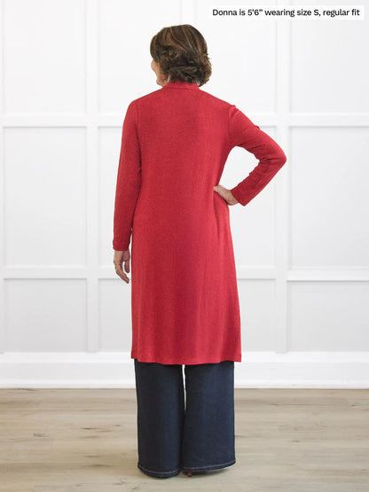 Miik founder Donna (5’6”, small) standing with her back towards the camera showing the back of Miik&