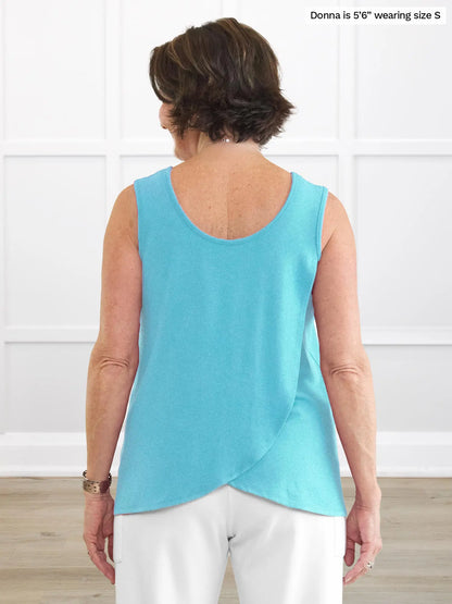 Miik founder Donna (5’6”, small) standing with her back towards the camera showing the back of Miik&
