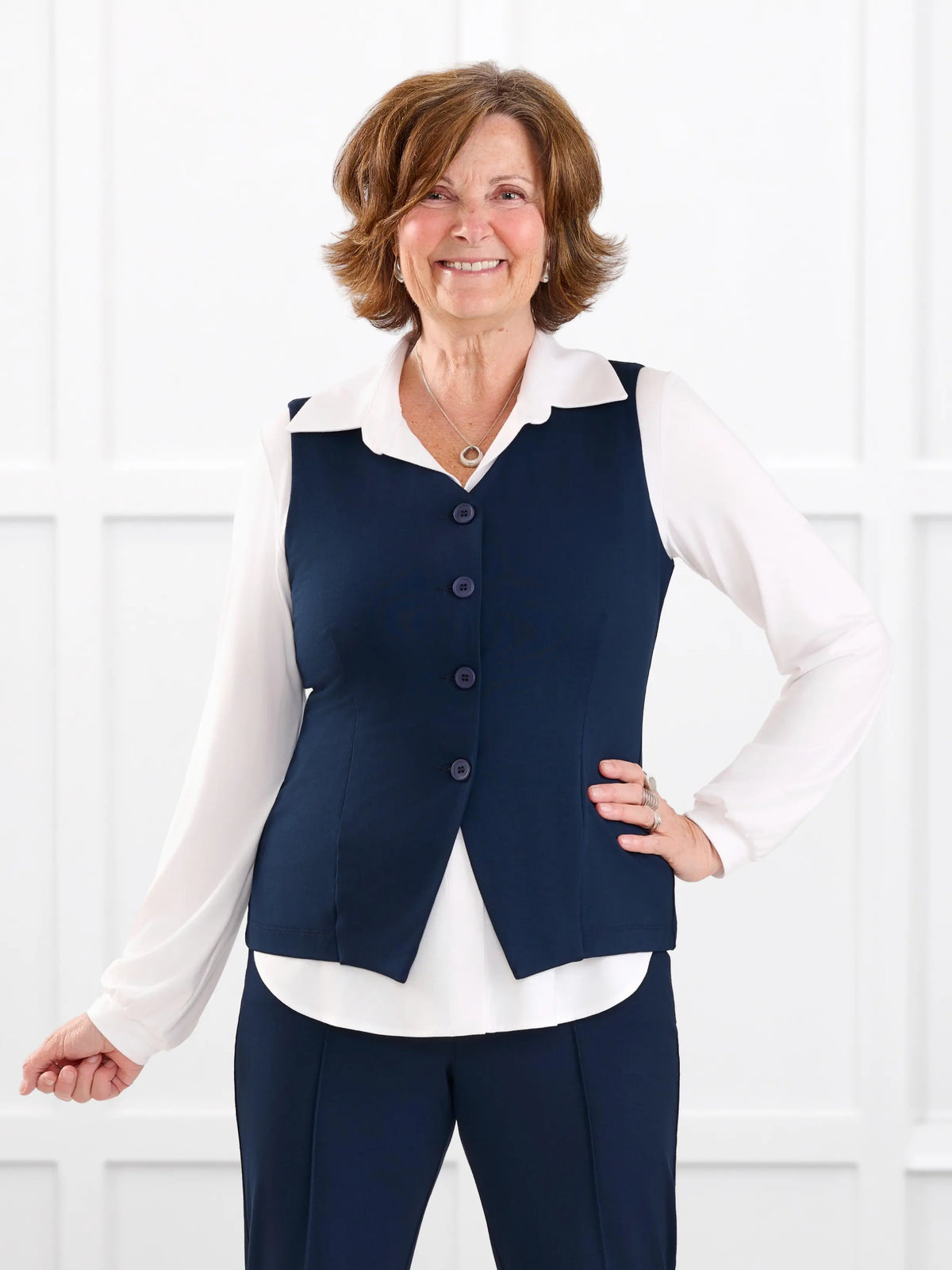 Alba tailored stretchy vest for women in Navy on model Donna, size S @Donna-S 