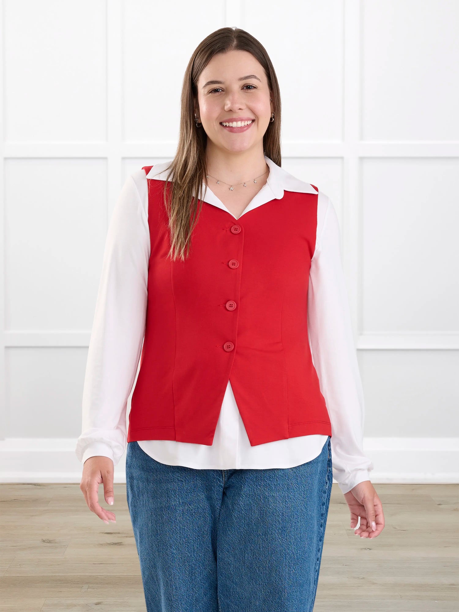 Alba tailored stretchy vest for women in Chili on model Christal, size S @Christal-S 