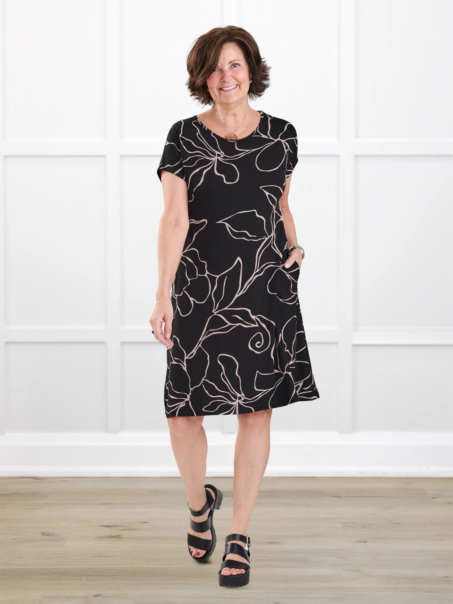 Aleeza t shirt dress with pockets for women in Contour floral on model Donna, size S @Donna-S 