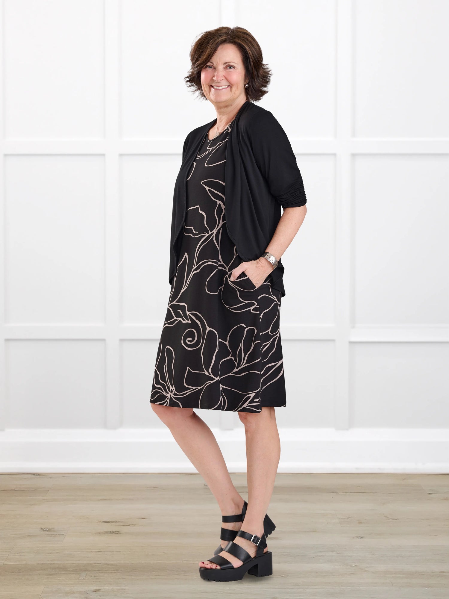 Aleeza t shirt dress with pockets for women in Contour floral on model Donna, size S @Donna-S 