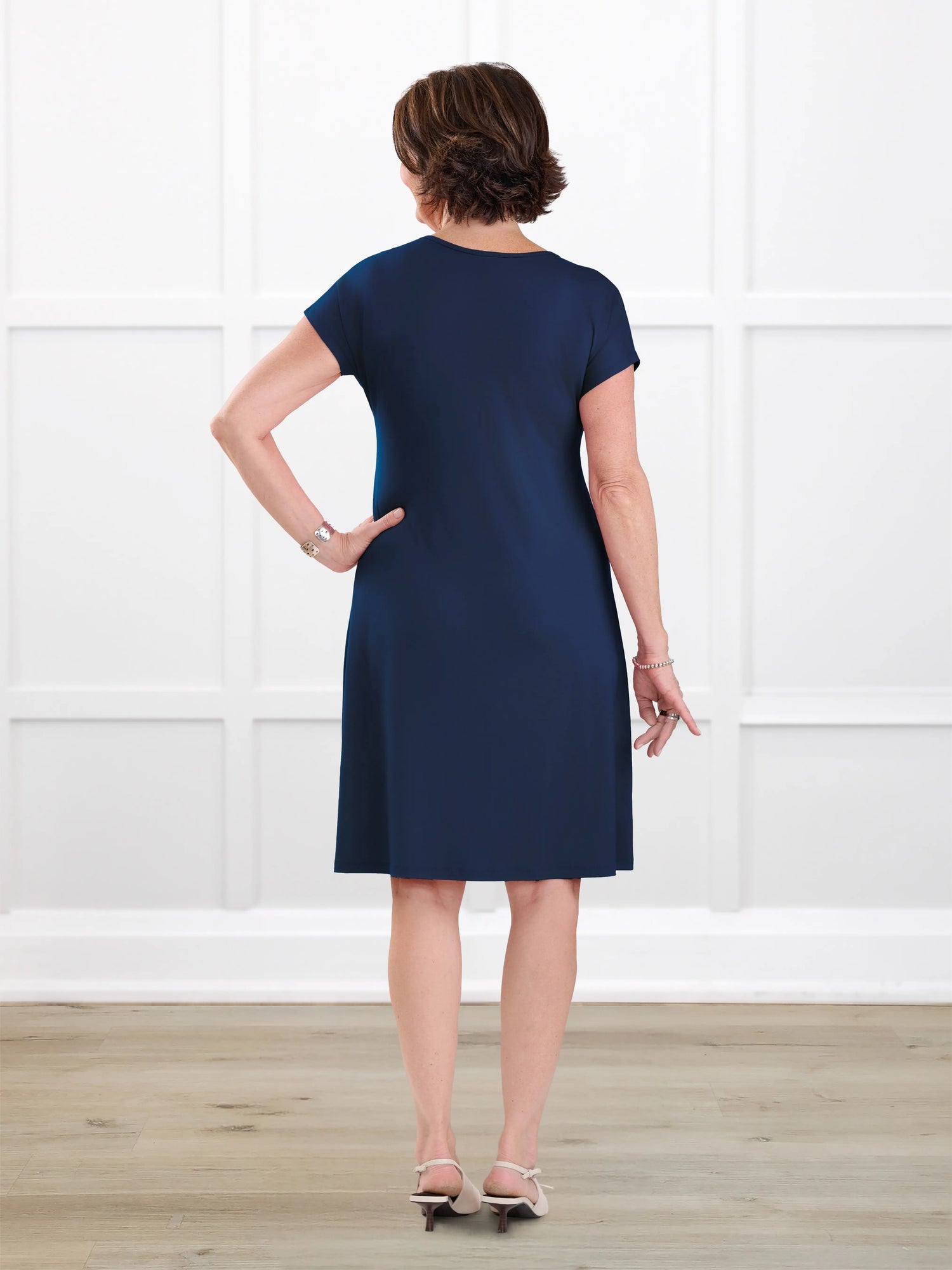 Aleeza t shirt dress with pockets for women in Navy on model Donna, size S @Donna-S 