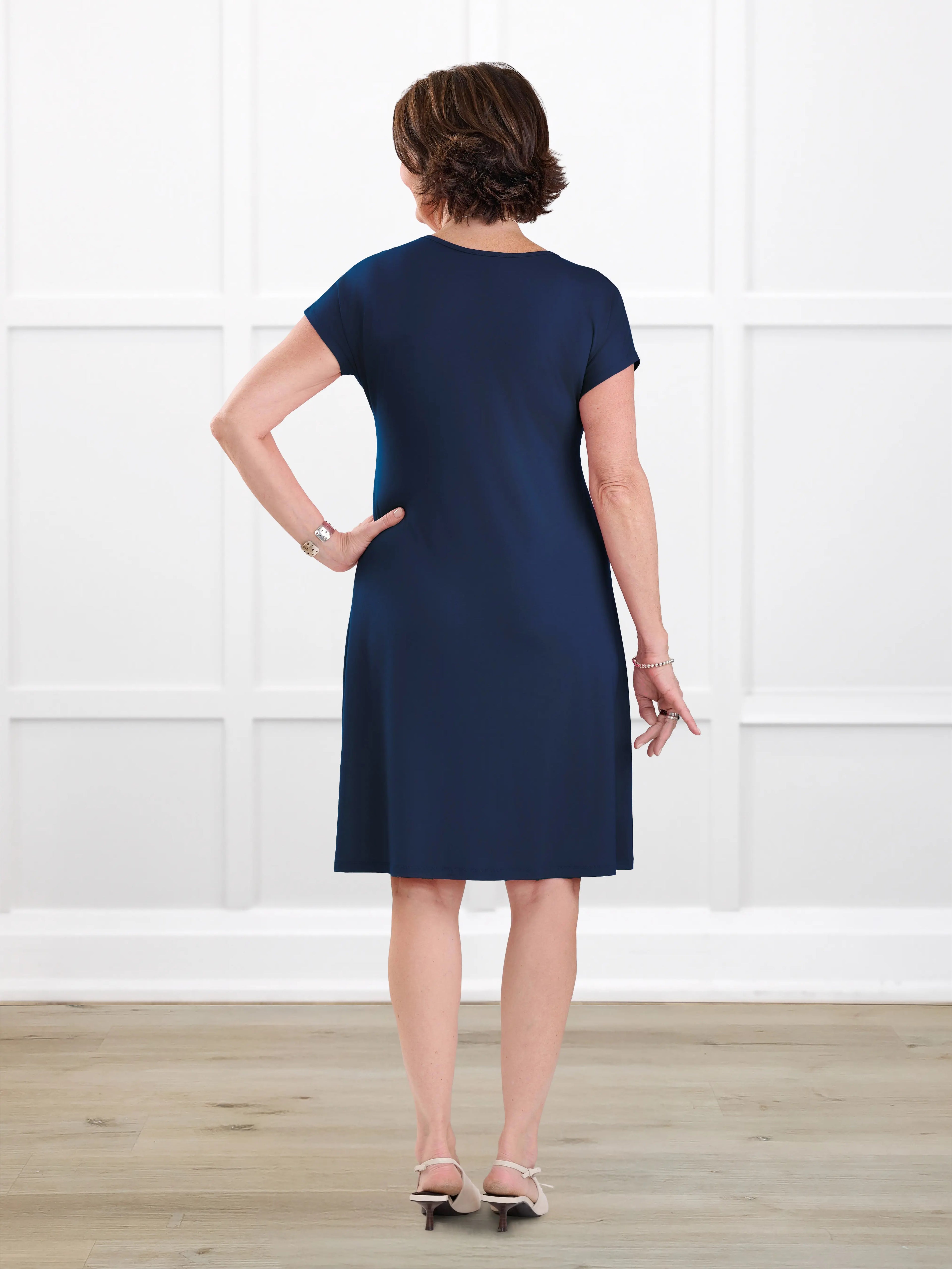Aleeza t shirt dress with pockets for women in Navy on model Donna, size S @Donna-S 