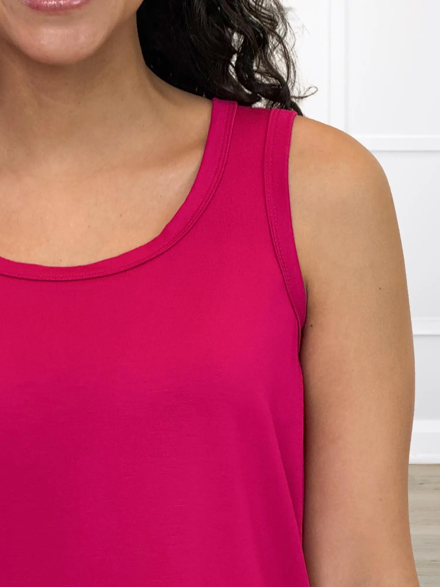 Anjuli flowy scoop neck tank for women in Dragon fruit 