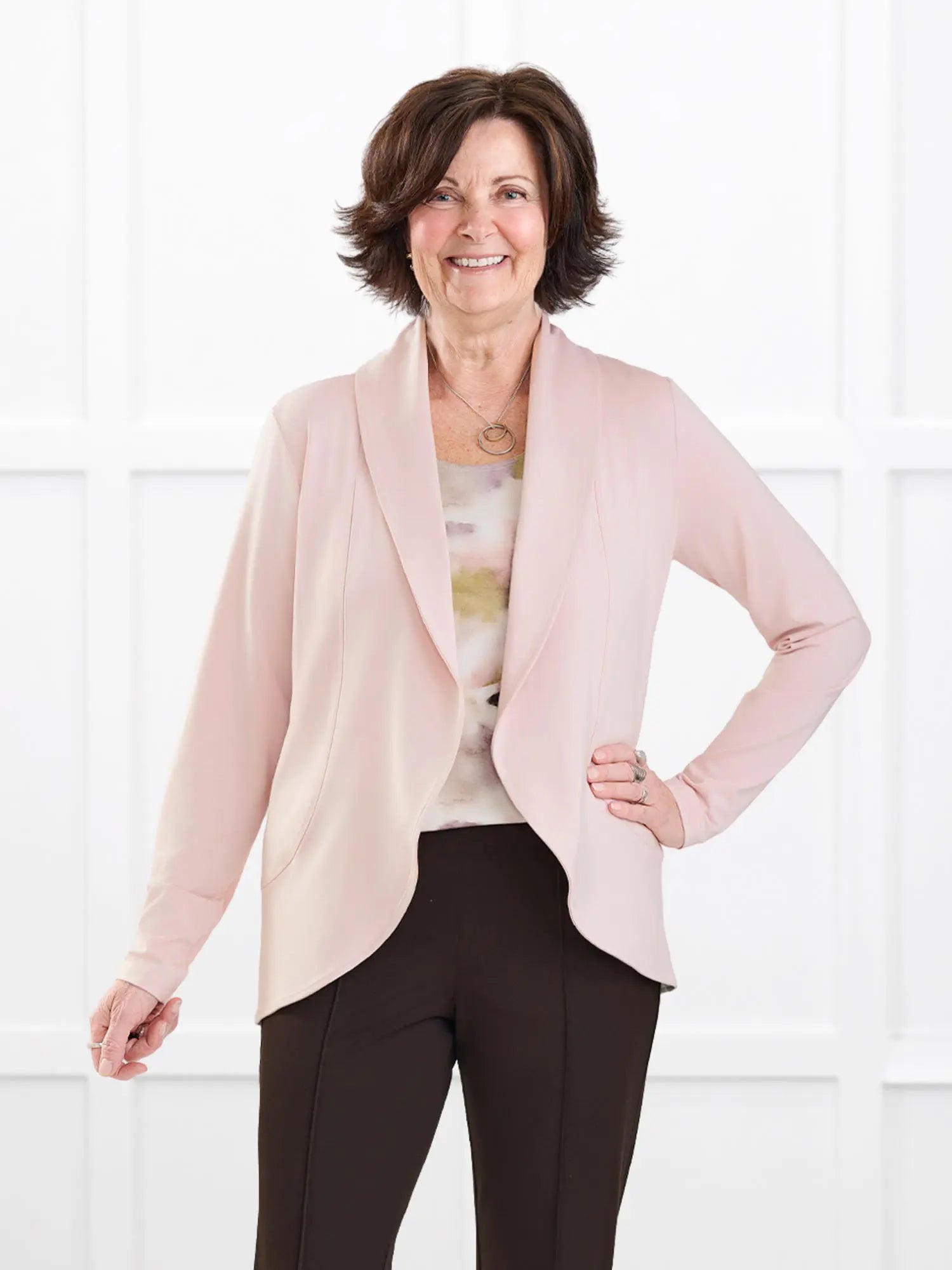 Anne soft stretchy blazer for women in Ballet pink on model Donna, size S @Donna-S 
