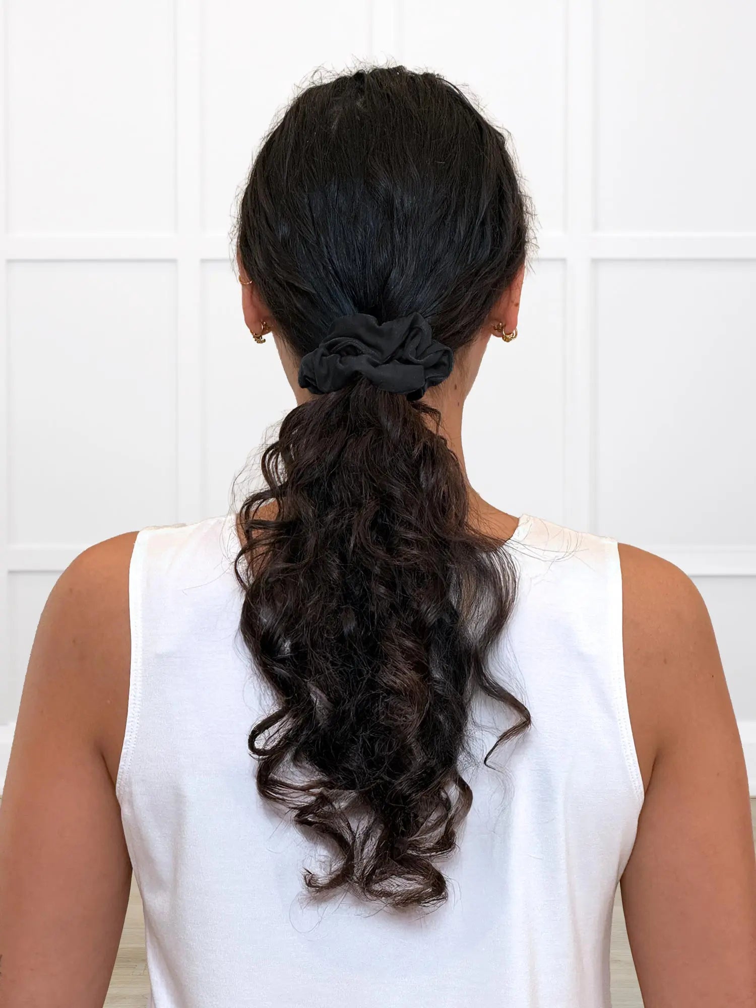 Anvi hair scrunchie for women in Black 
