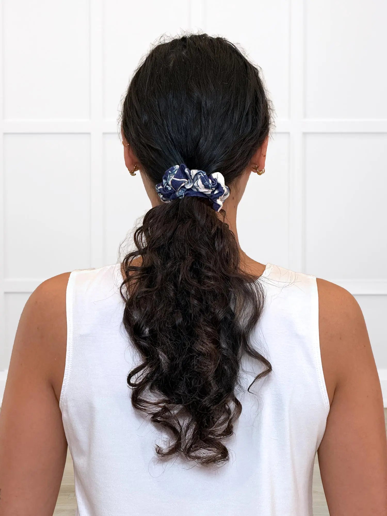 Anvi hair scrunchie for women in Indigo bloom 