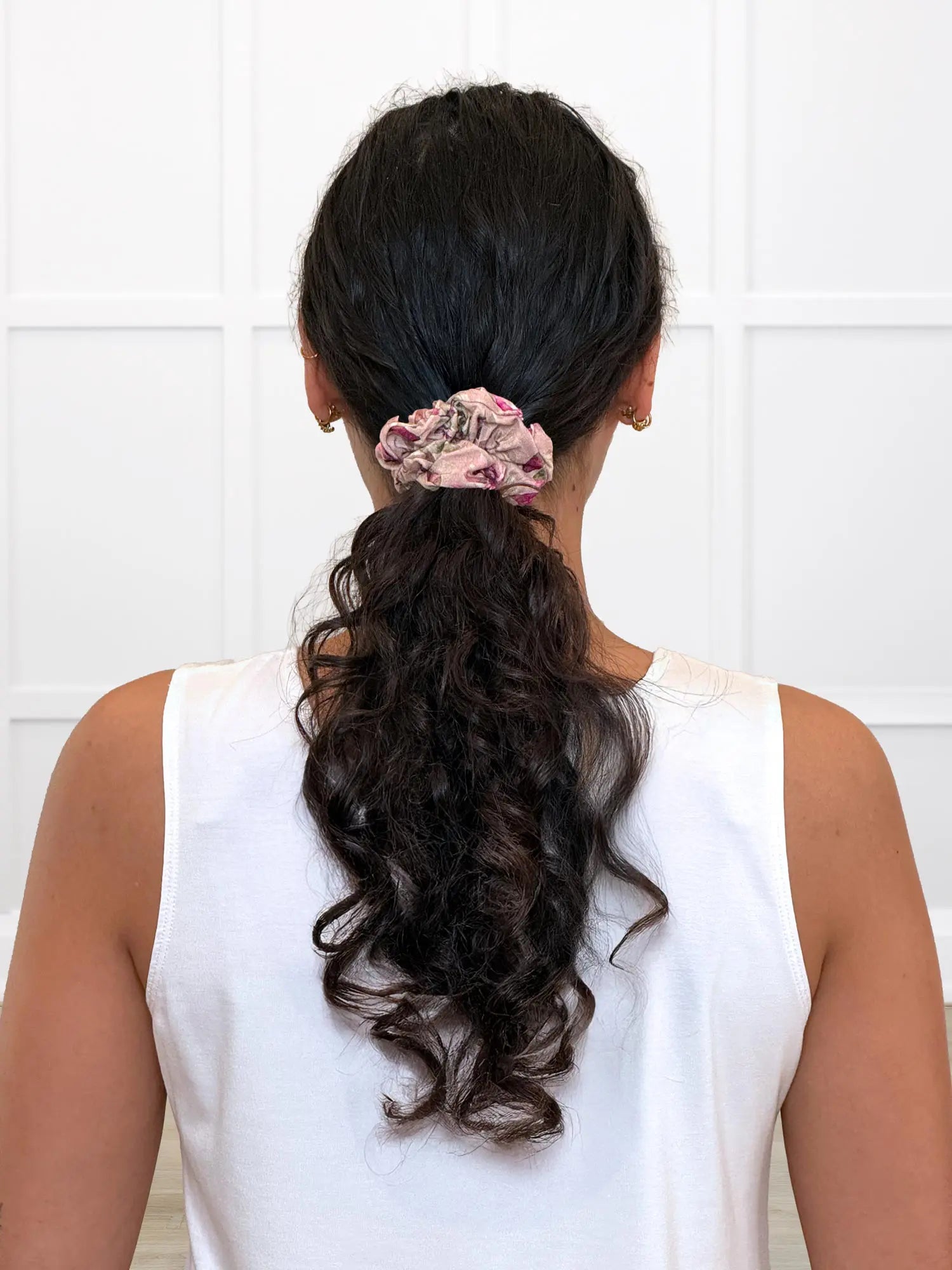 Anvi hair scrunchie for women in Wild magnolia 