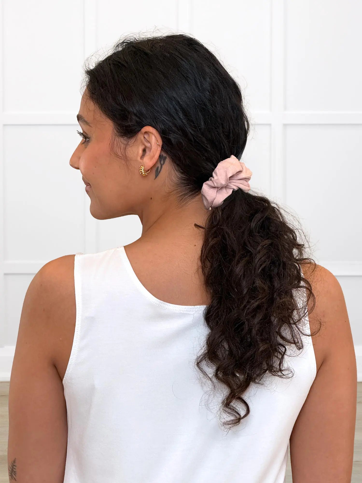 Anvi hair scrunchie for women in Ballet pink 