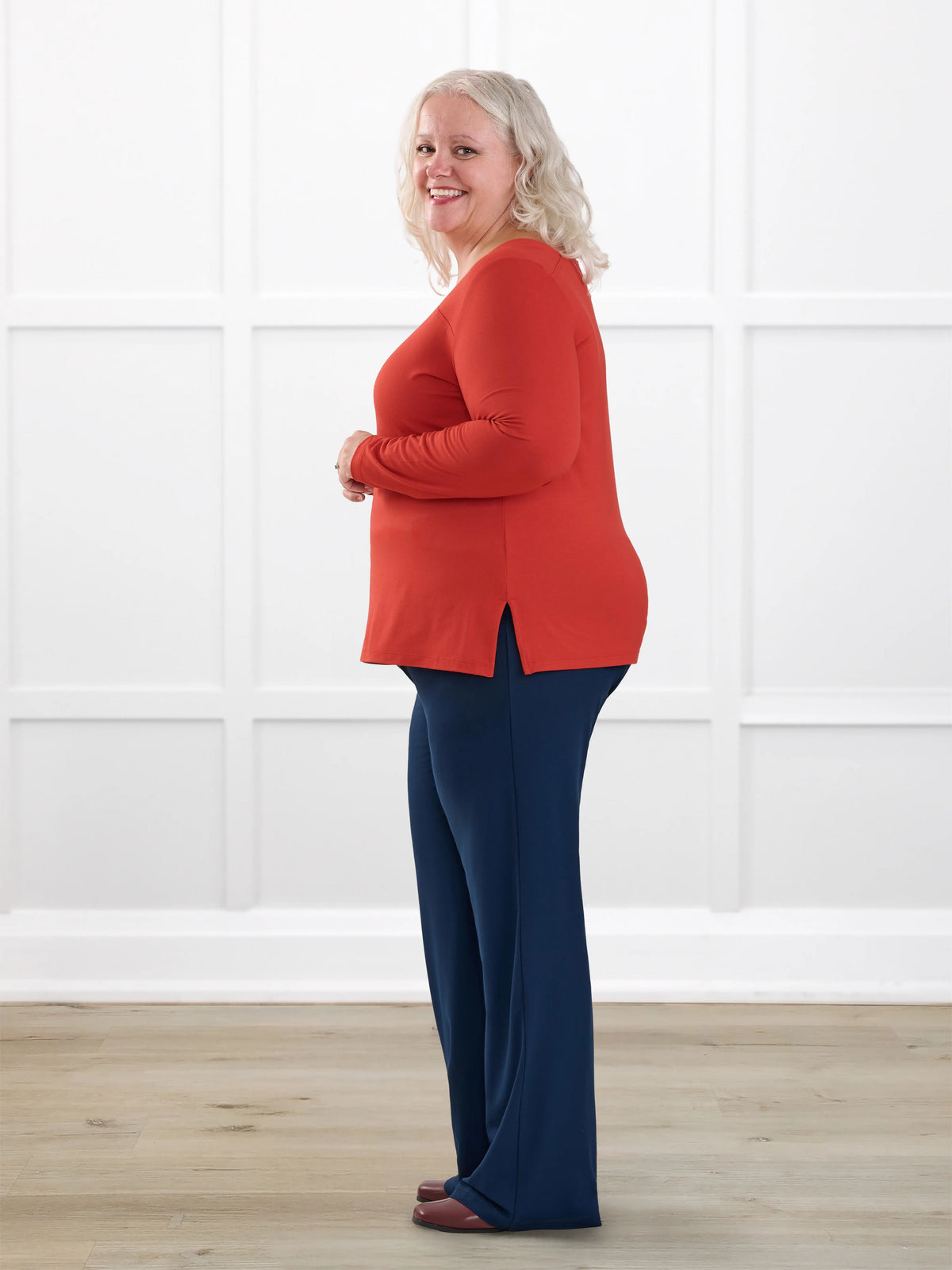 Avalynn mid rise straight leg pant for women in Navy on model Colleen, size XXL @Colleen-XXL 