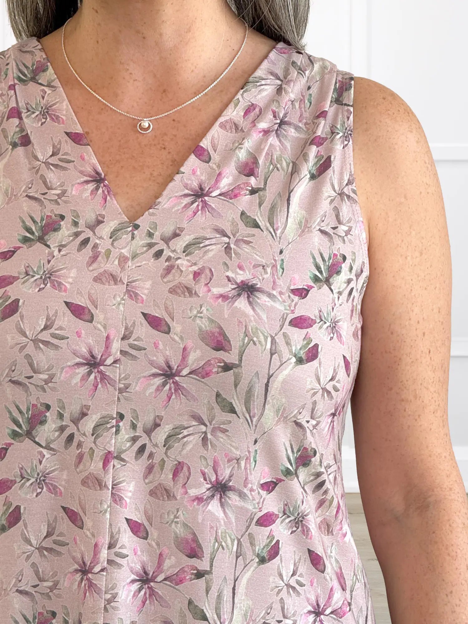 Bevlyn sleeveless v neck pocket dress 00 in Wild magnolia 