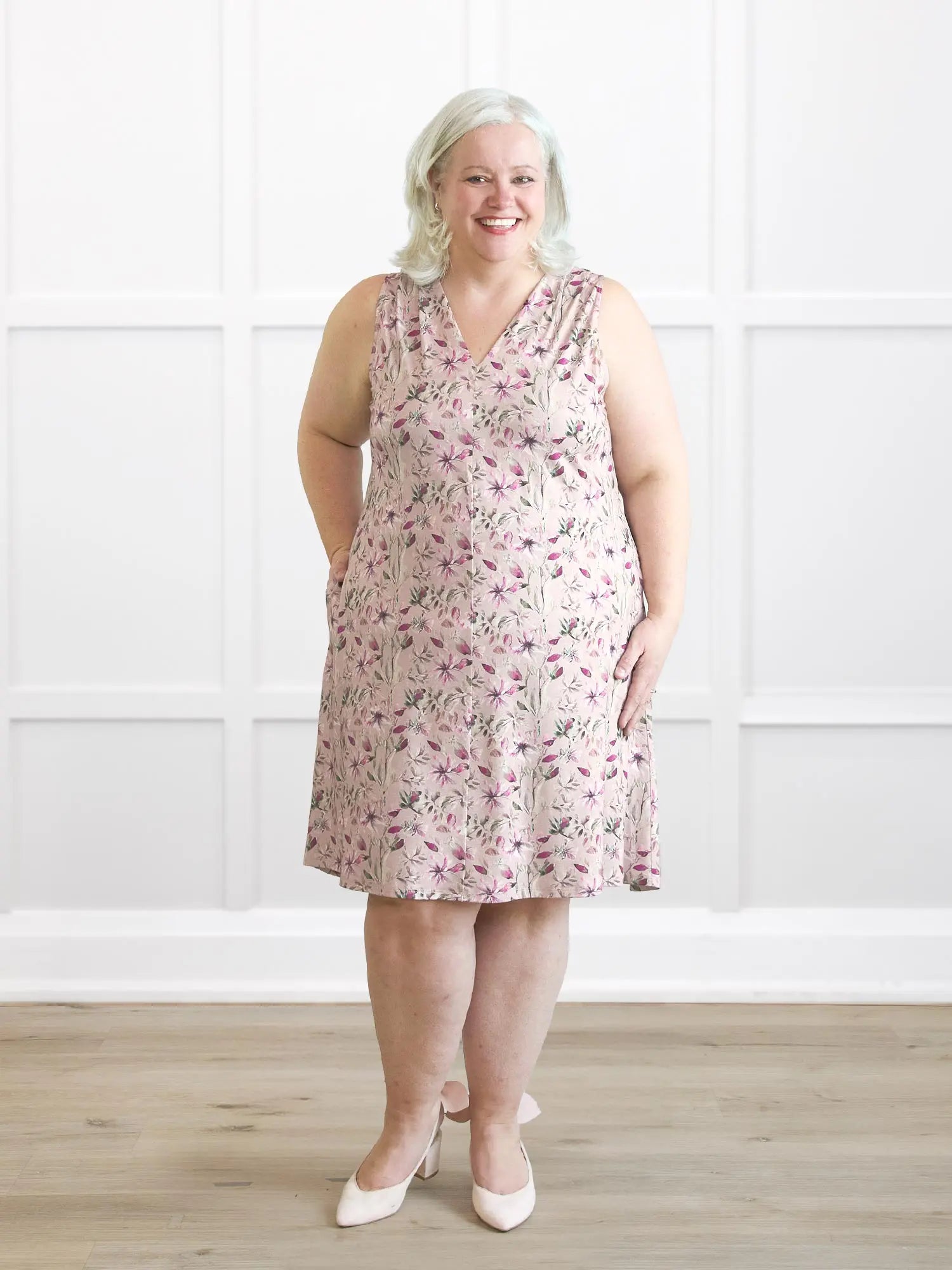 Bevlyn sleeveless v neck pocket dress in Wild magnolia on model Colleen, size XXL @Colleen-XXL 