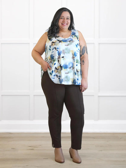 Christal pull on pintuck ankle pant 00 in Dark chocolate on model Sarita, size XXL Regular @Sarita-XXL-regular 