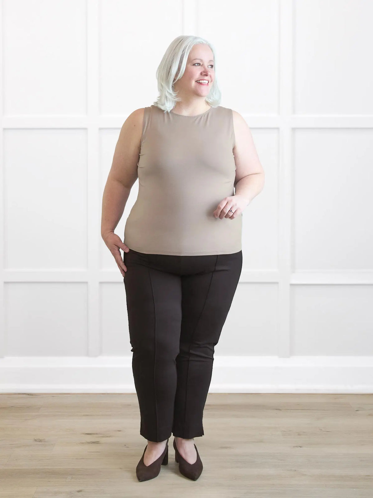 Christal pull on pintuck ankle pant in Dark chocolate on model Colleen, size XXL Petite @Colleen-XXL-petite 