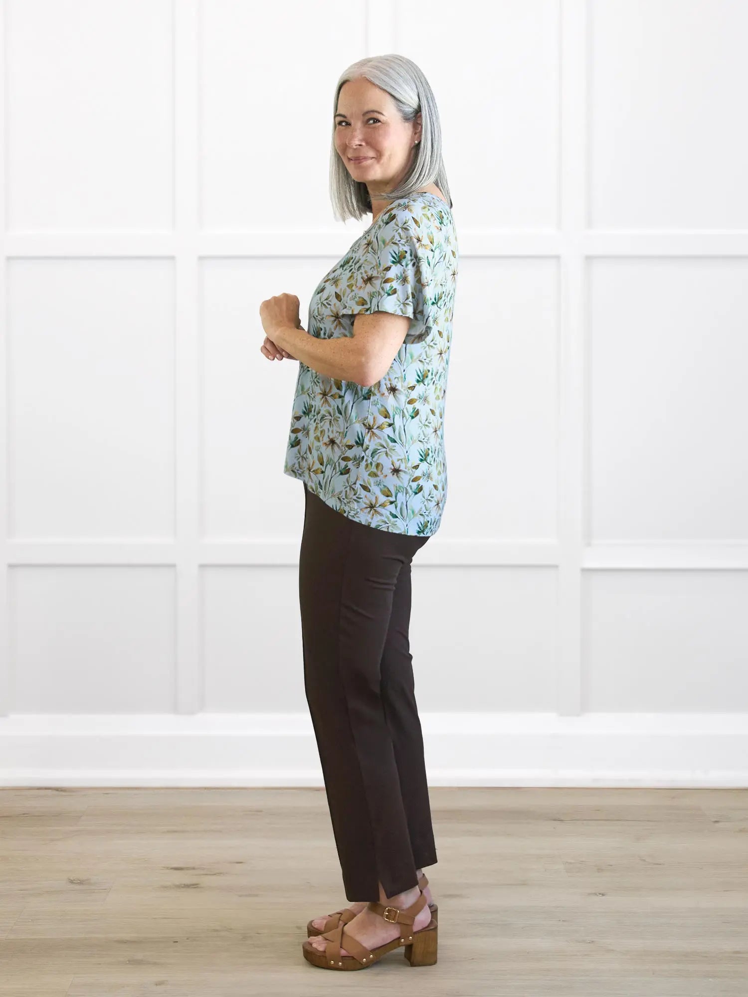 Christal pull on pintuck ankle pant in Dark chocolate on model Kerri, size S Regular @Kerri-S-regular 