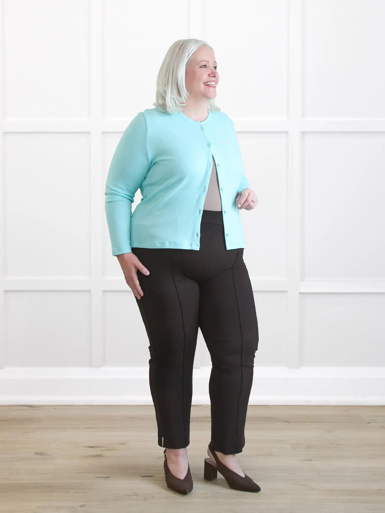 Christal pull on pintuck ankle pant in Dark chocolate on model Colleen, size XXL Petite @Colleen-XXL-petite 