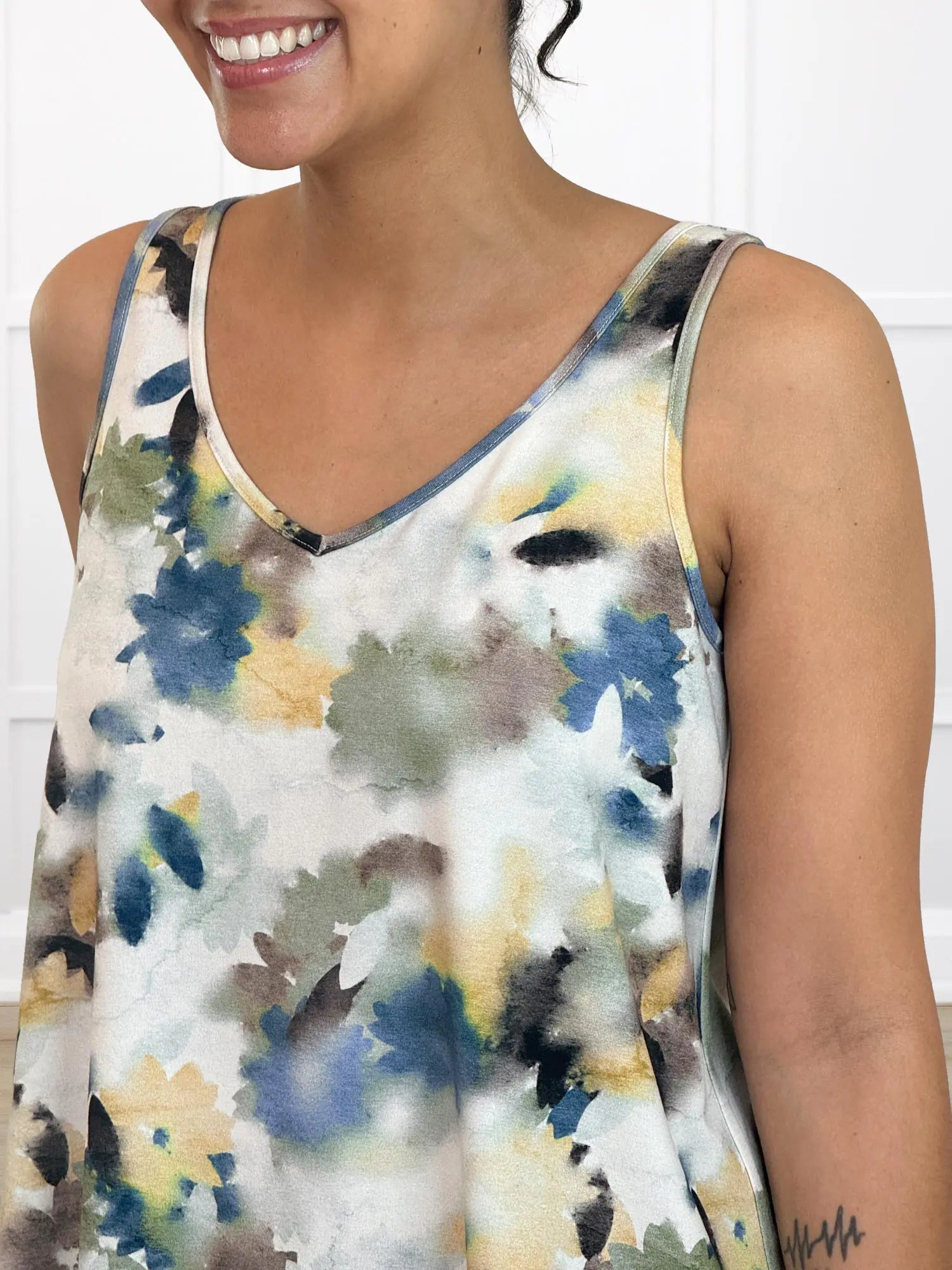 Codi reversible neckline flowy tank for women 00 in Morning dew 