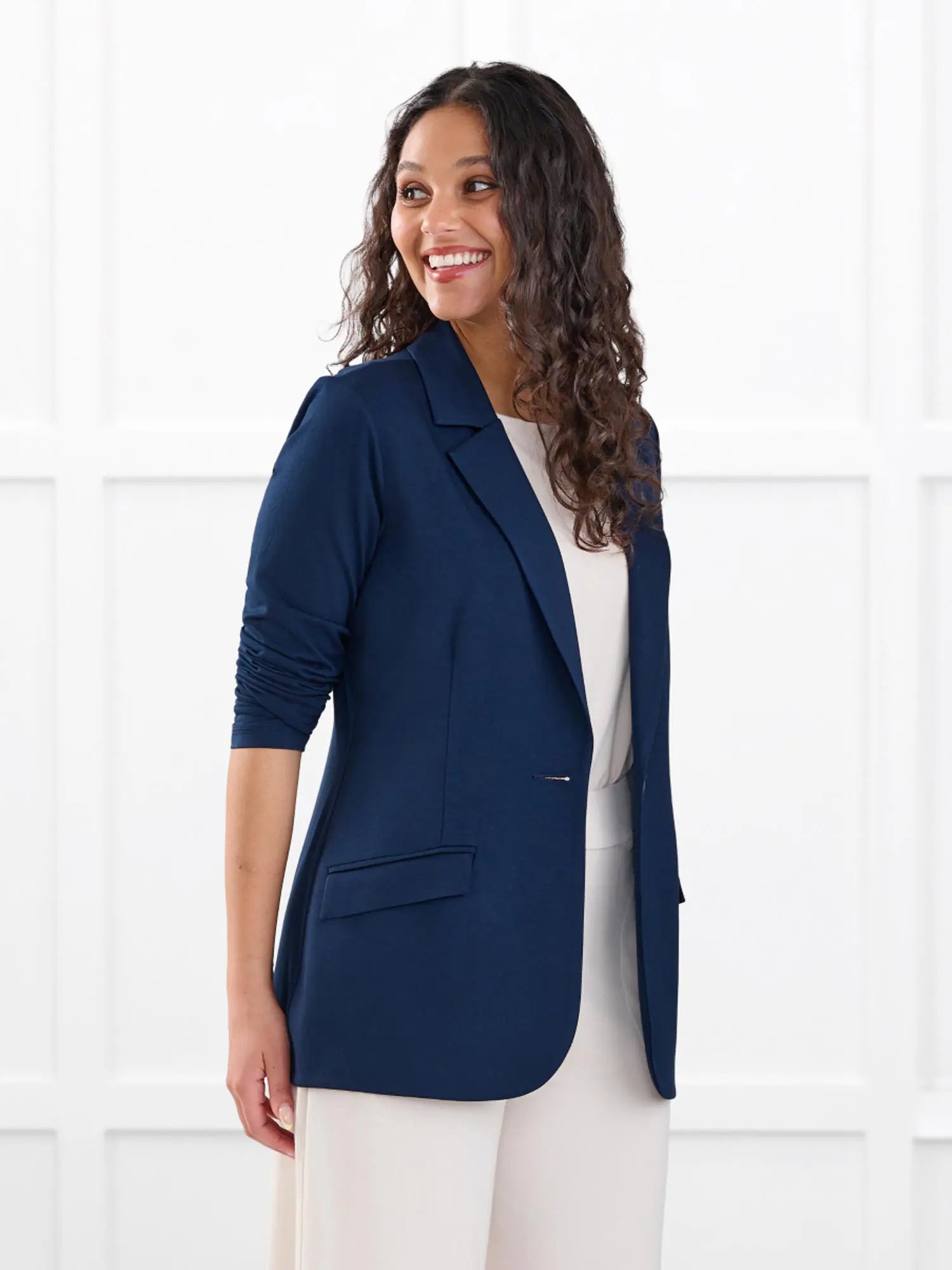 Danica lightweight tailored blazer for women in Navy on model Meron, size XS Regular @Meron-XS-regular 
