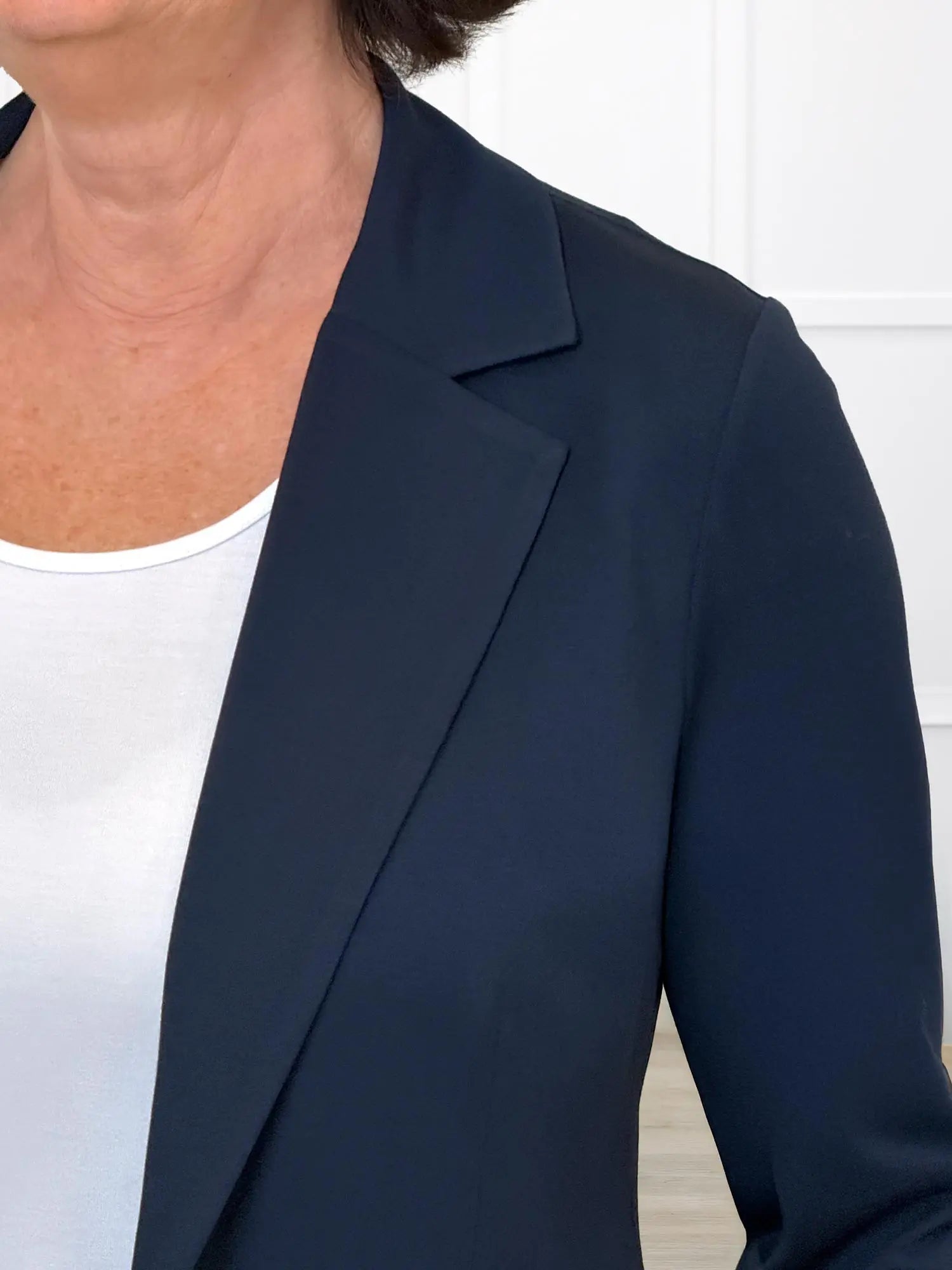 Danica lightweight tailored blazer for women in Navy 