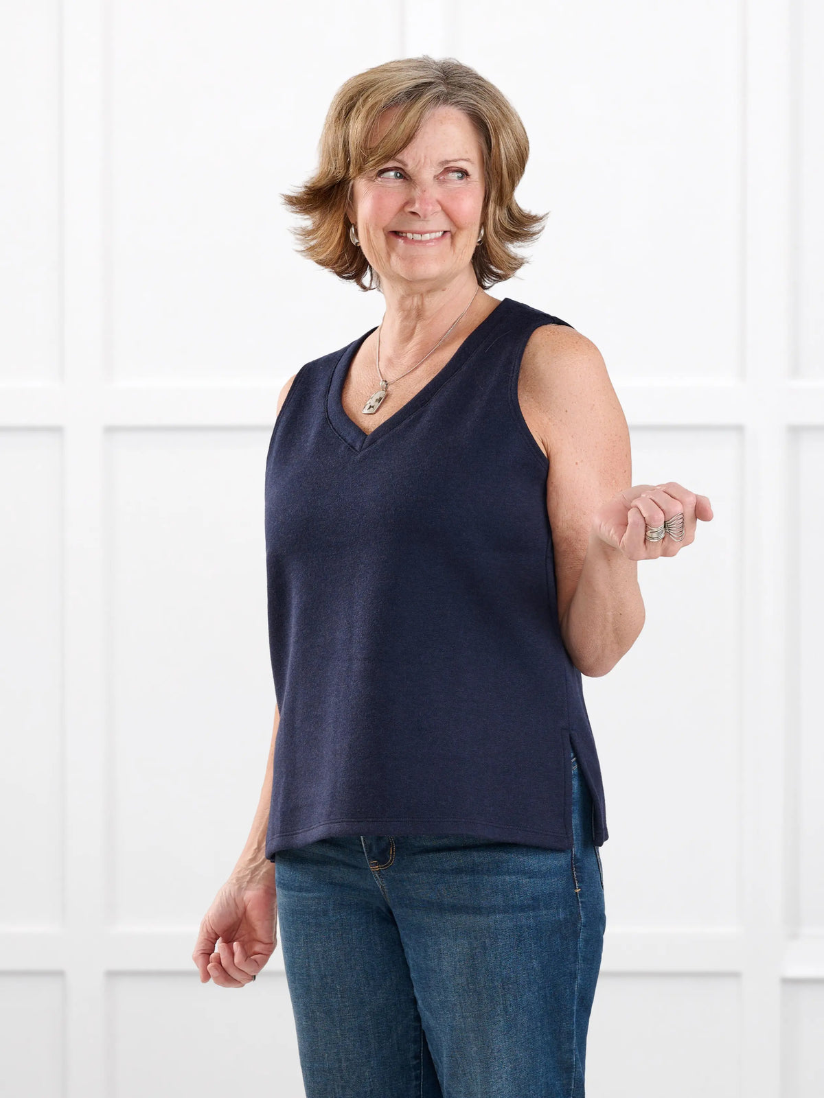 Dory v neck sweater vest for women in Dark navy on model Donna, size S @Donna-S 