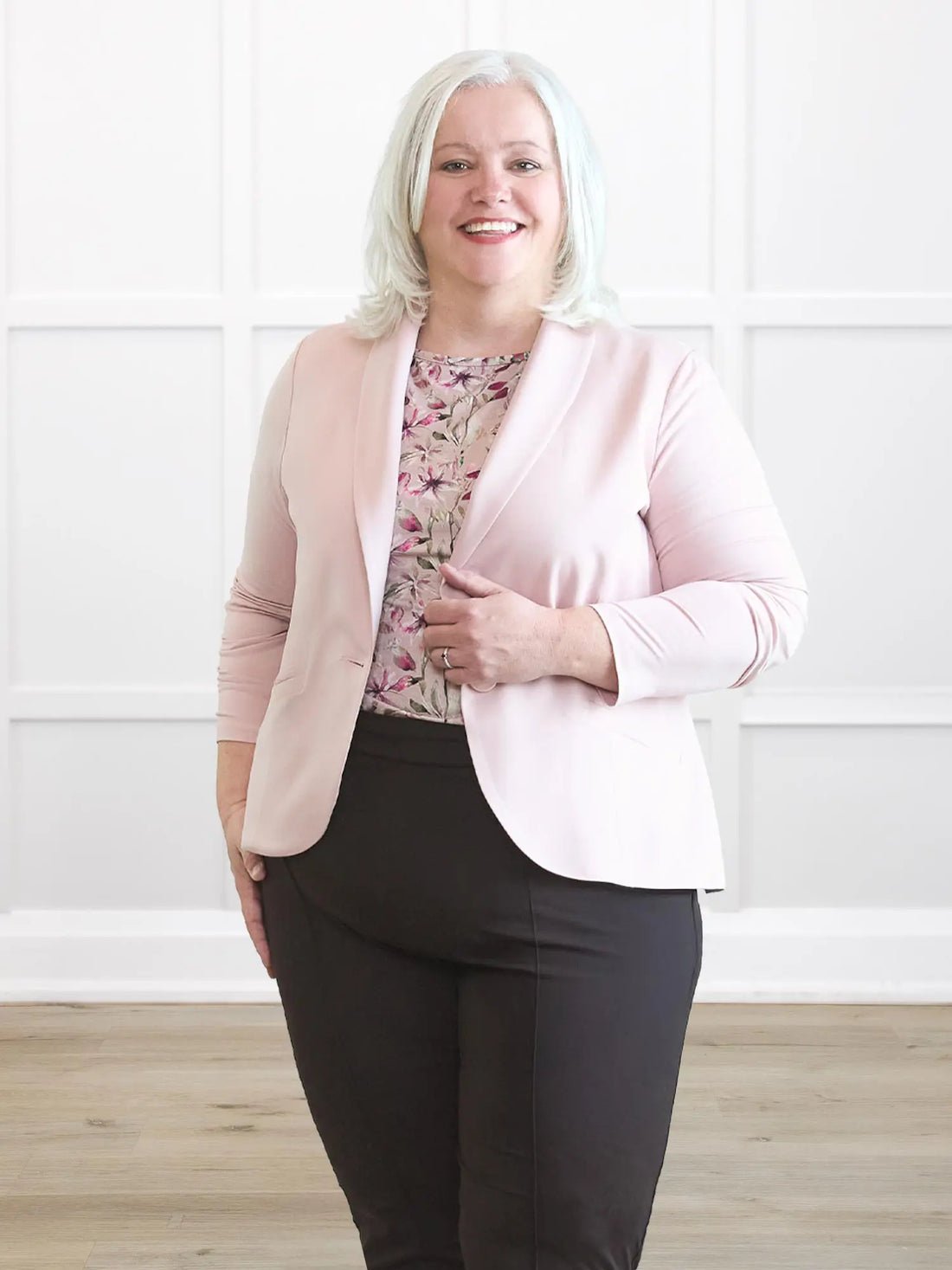 Emily soft stretchy blazer 00 in Ballet pink on model Colleen, size XXL Petite @Colleen-XXL-petite 