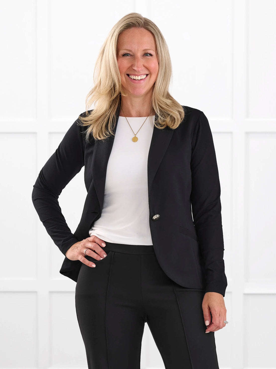 Emily soft blazer blazer for women in black on model Sue, size XS petite @Sue-XS-petite 