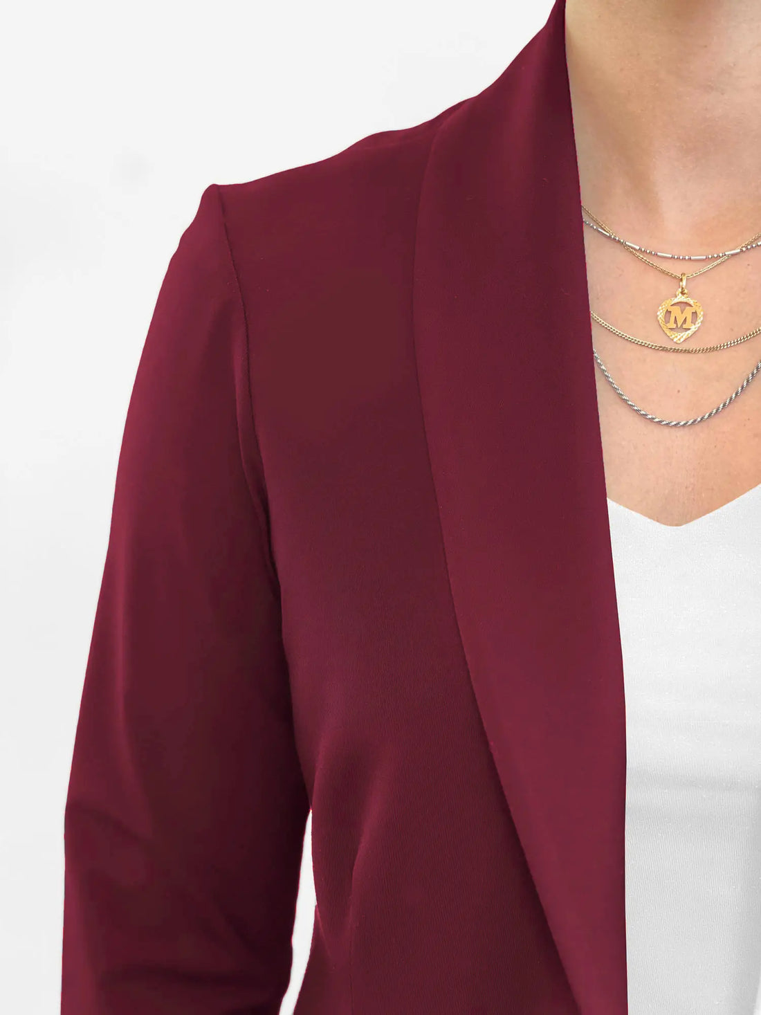 Emily soft stretchy blazer for women in Merlot on model 11e3b26d, size A093 4e47 @11e3b26d-a093-4e47-b3e8-4a9d247ca58e 