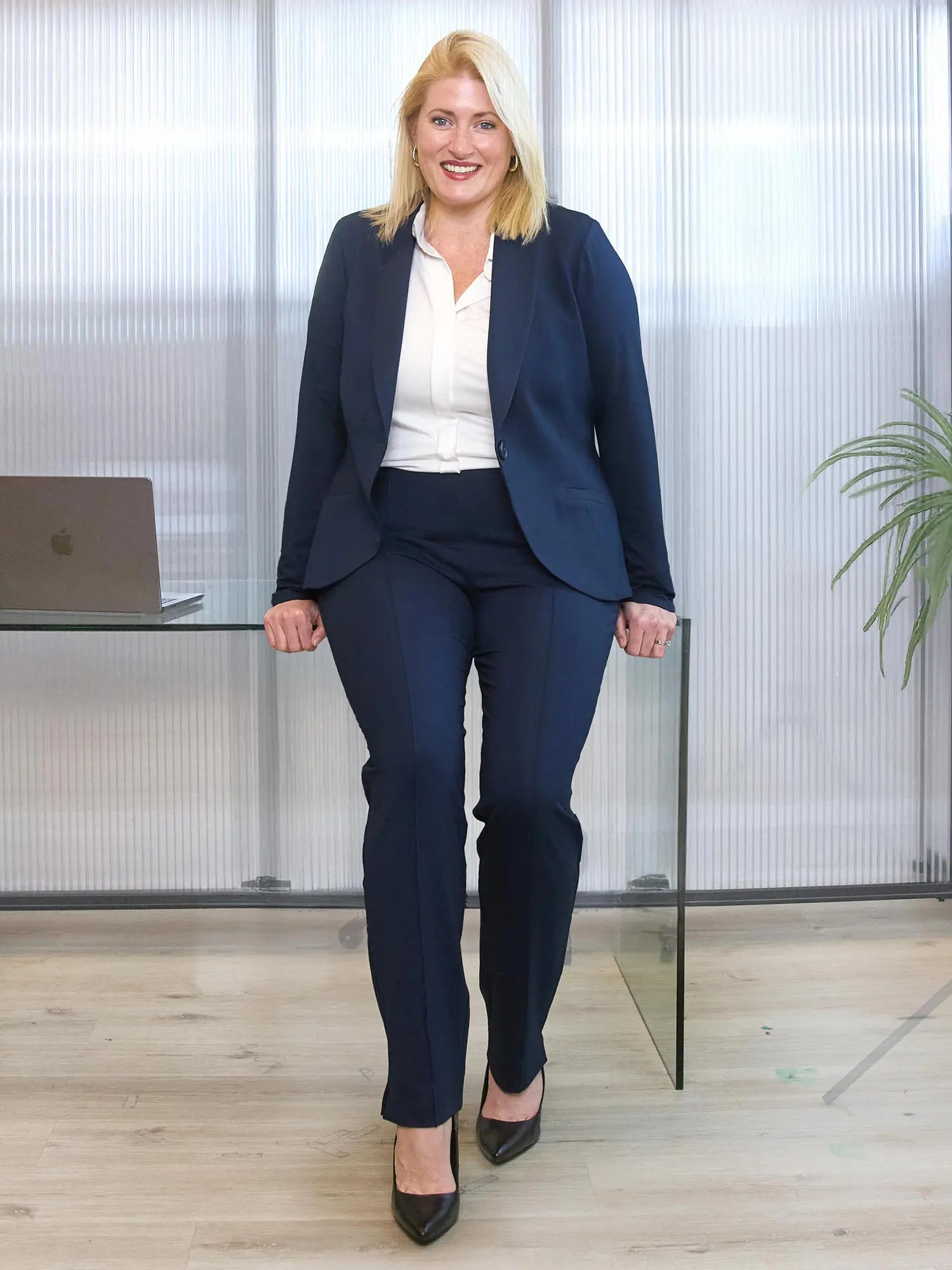 Emily soft blazer blazer for women in navy on model Jillian, size XL regular @Jillian-XL-regular 