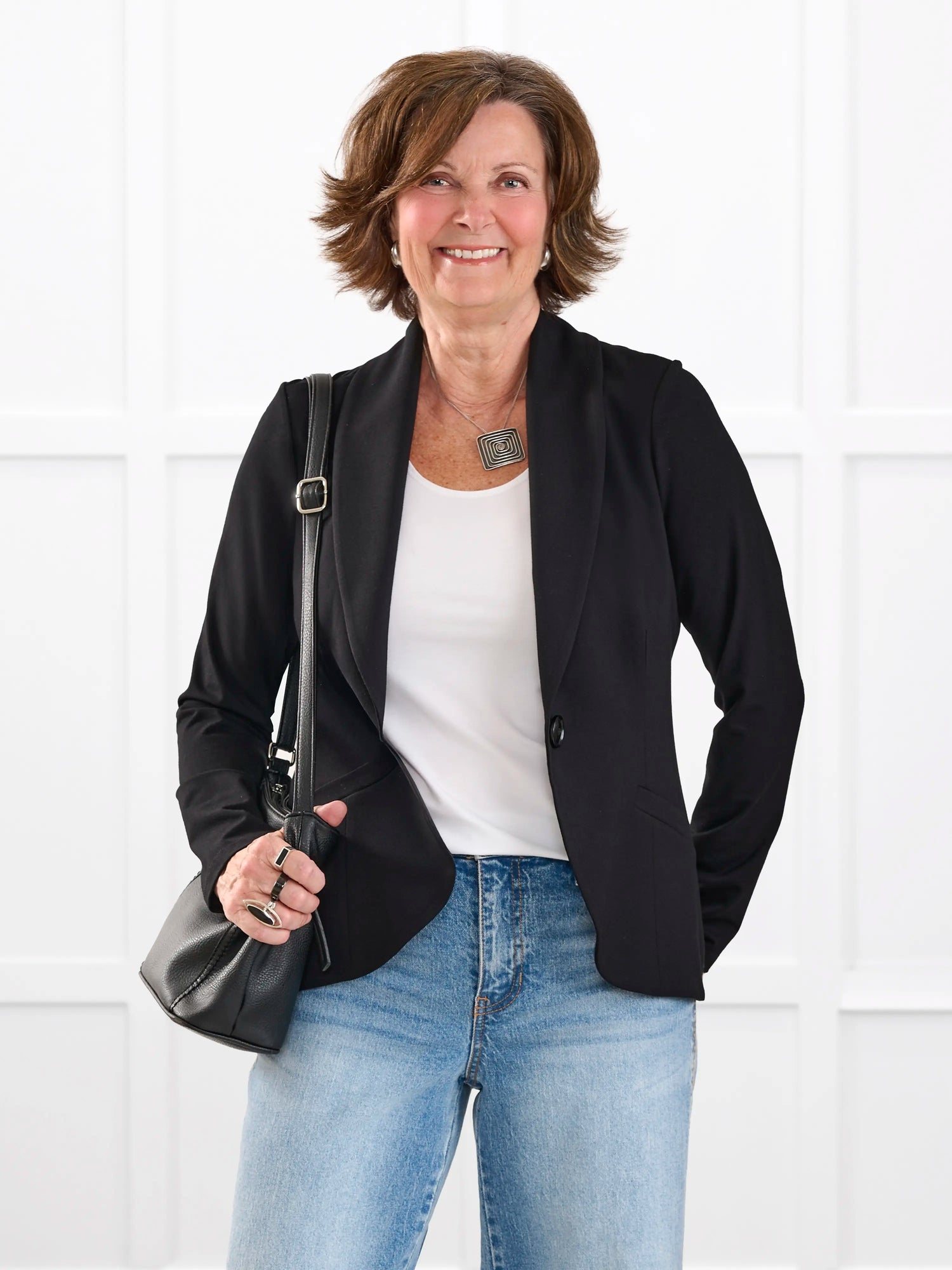 Emily soft blazer blazer for women in black on model Donna, size S regular @Donna-S-regular 