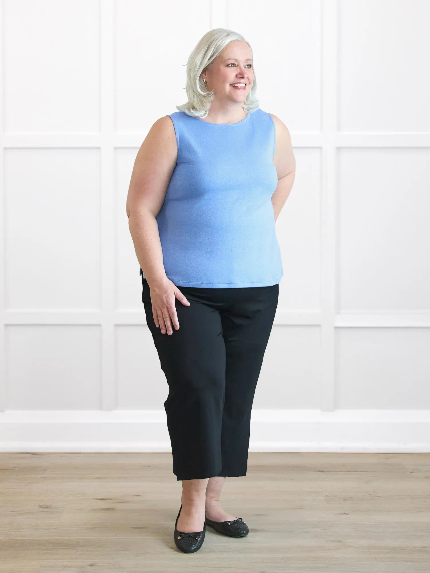 Gabby straight leg pocket capri pant 00 in Black on model Colleen, size XXL Petite @Colleen-XXL-petite 