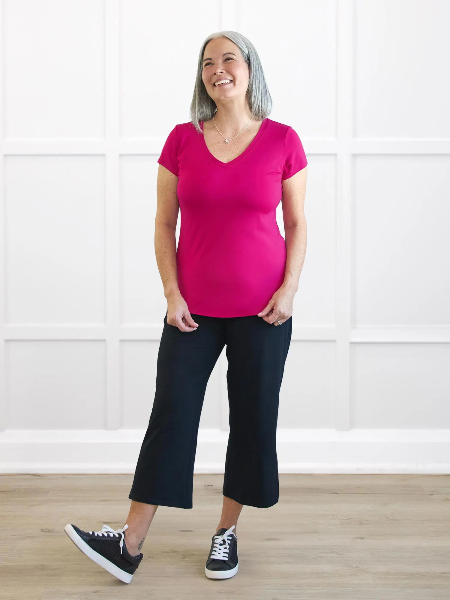 Gabby straight leg pocket capri pant 00 in Black on model Kerri, size S Regular @Kerri-S-regular 