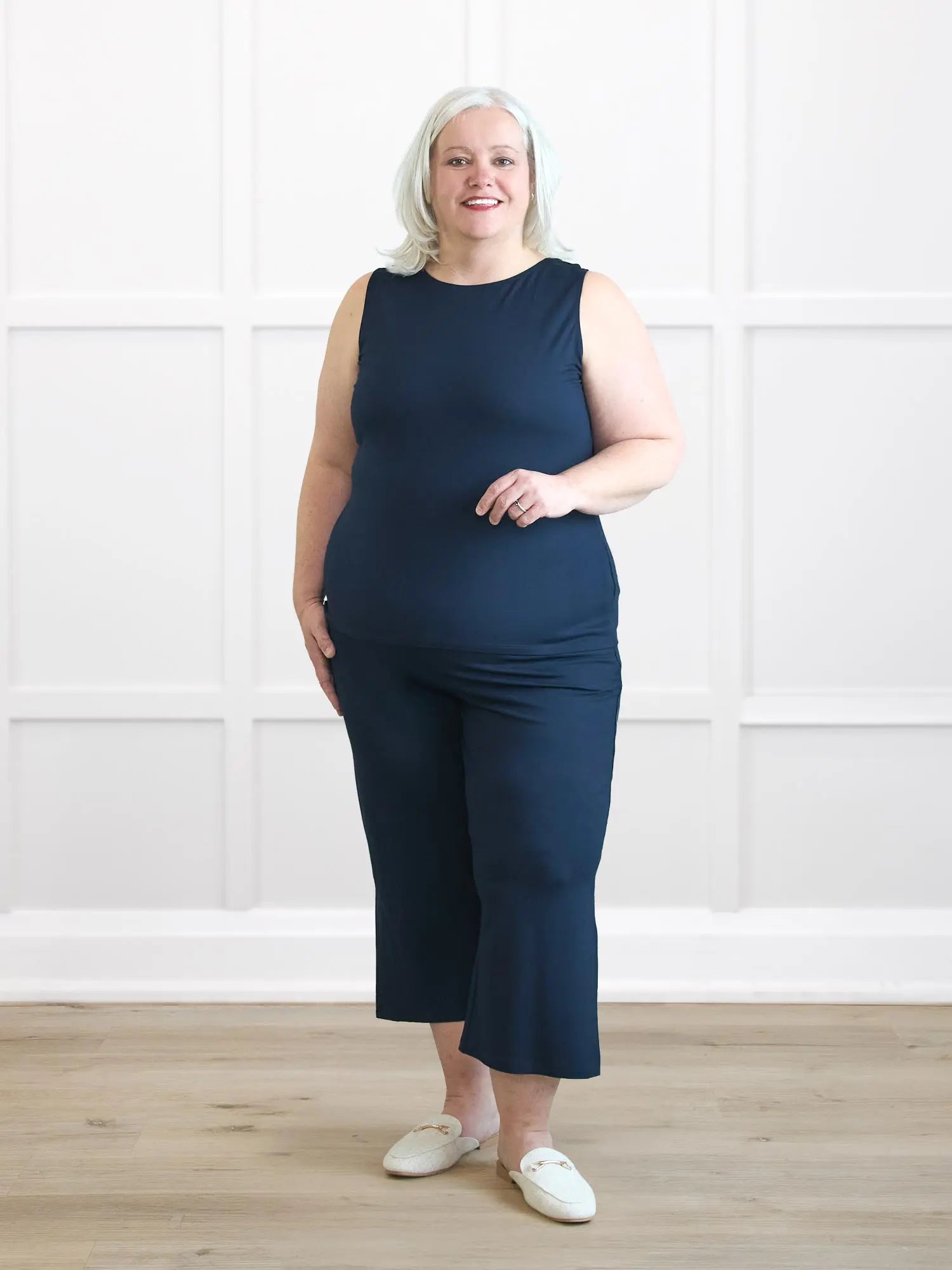 Gabby straight leg pocket capri pant 00 in Navy on model Colleen, size XXL Petite @Colleen-XXL-petite 