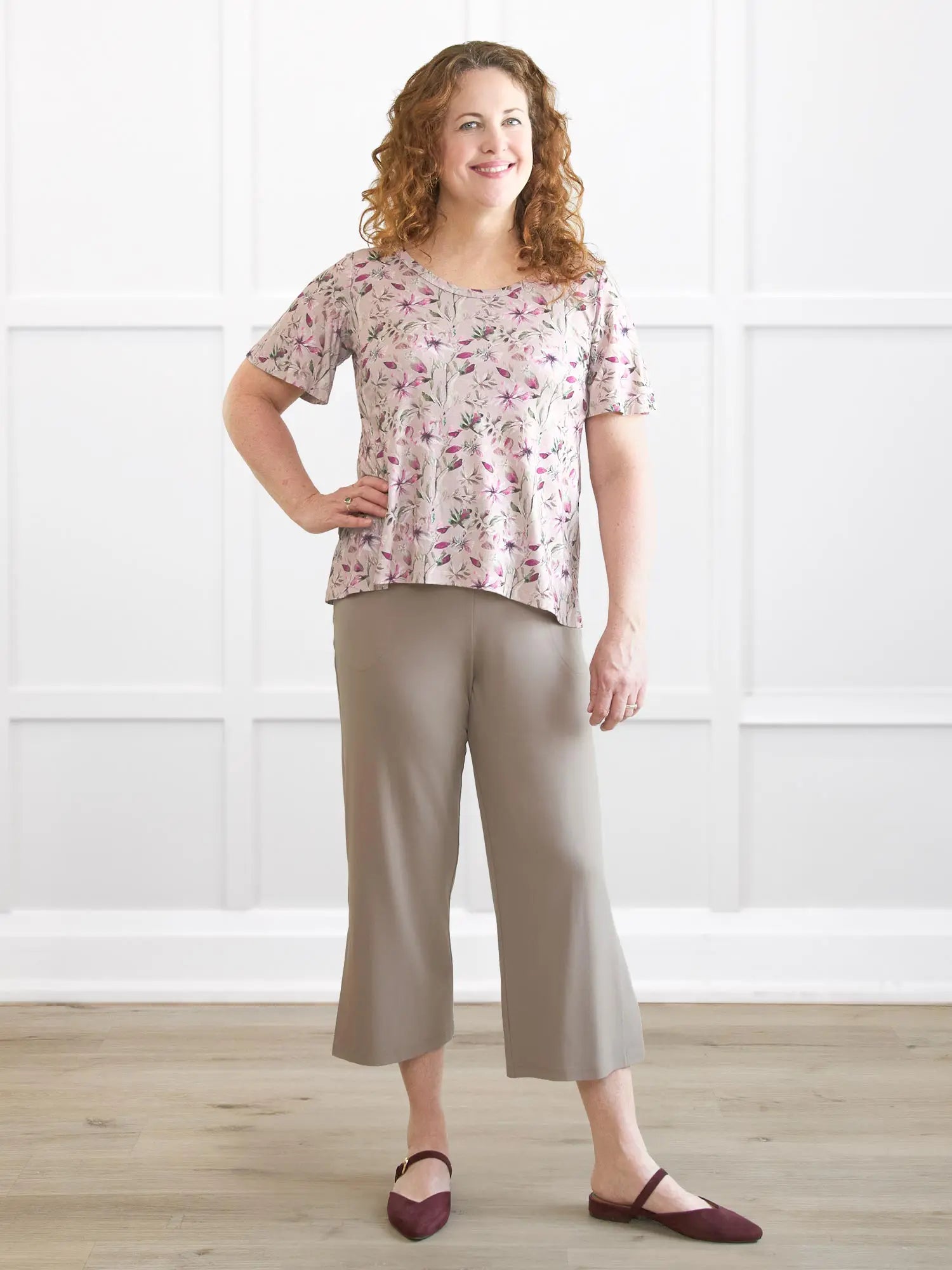 Gabby straight leg pocket capri pant 00 in Portobello on model Melanie, size M Regular @Melanie-M-regular 