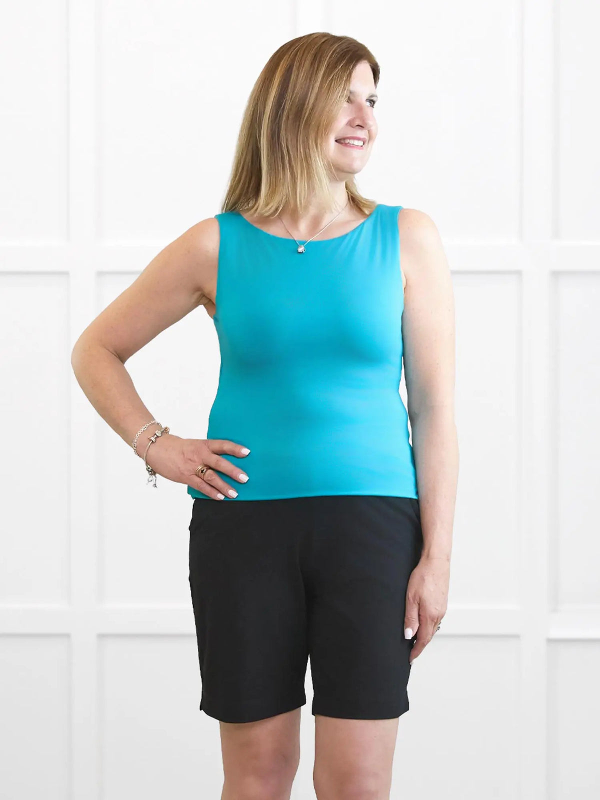 Irelynn bermuda pocket short for women 00 in Black on model Natasha, size S @Natasha-S 
