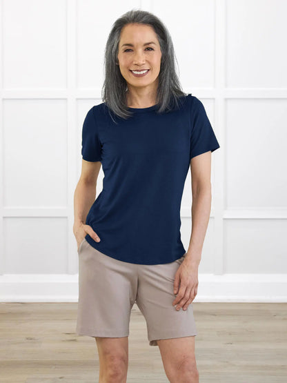Irelynn bermuda pocket short for women 00 in Portobello on model Lisa, size XS @Lisa-XS 