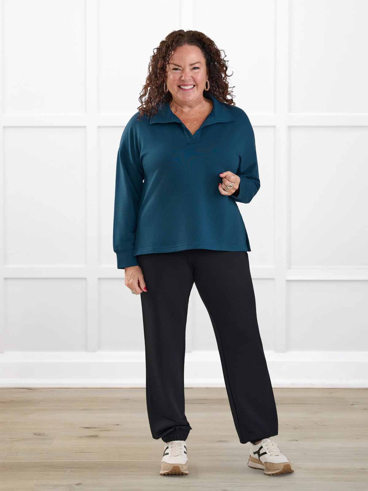 Jaylinn mid rise fleece jogger for women in Black on model Kerri, size M @Kerri-M 