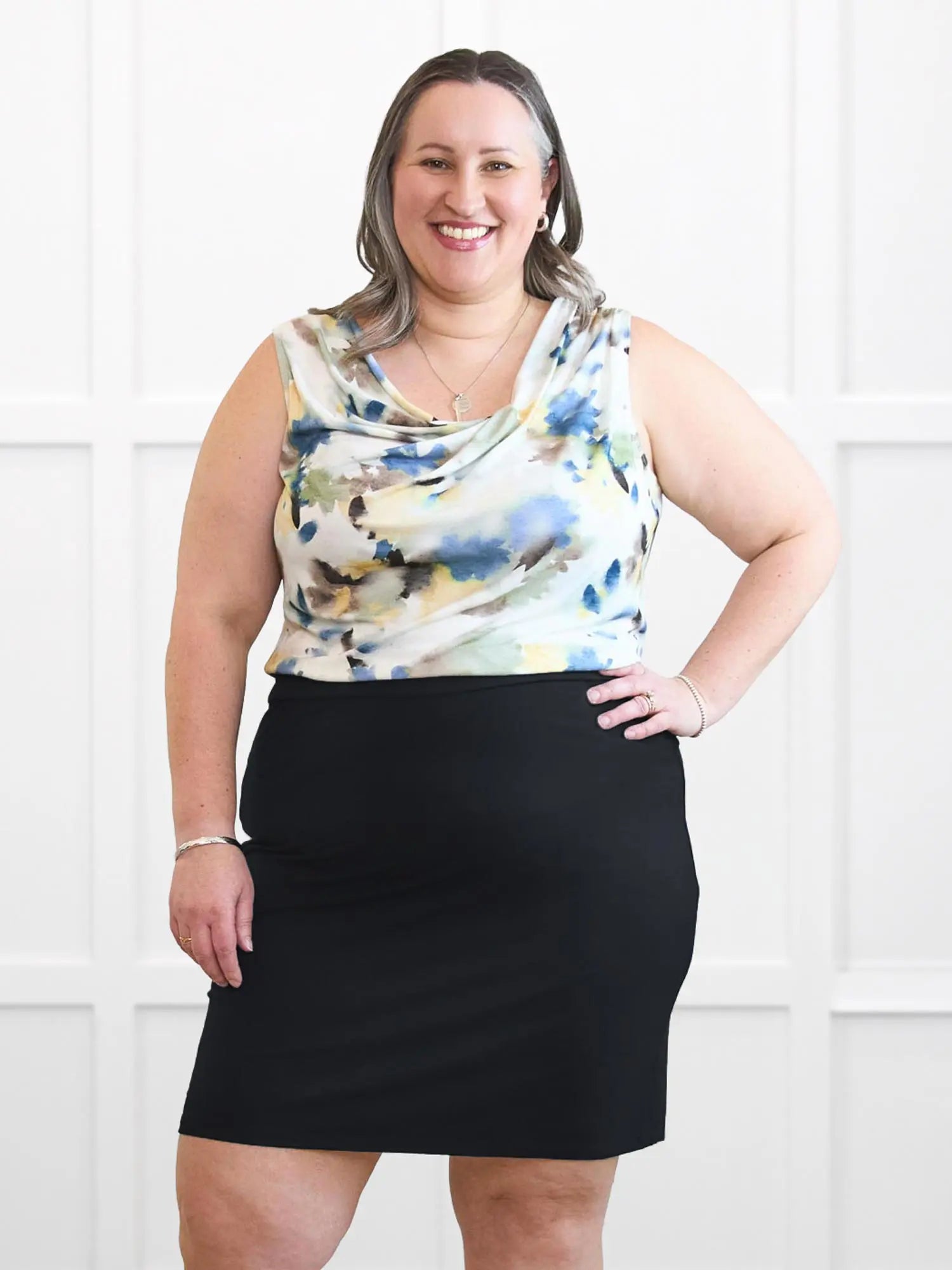 Jilly pull on pencil skirt for women 00 in Black on model Cristina, size XXL @Cristina-XXL 