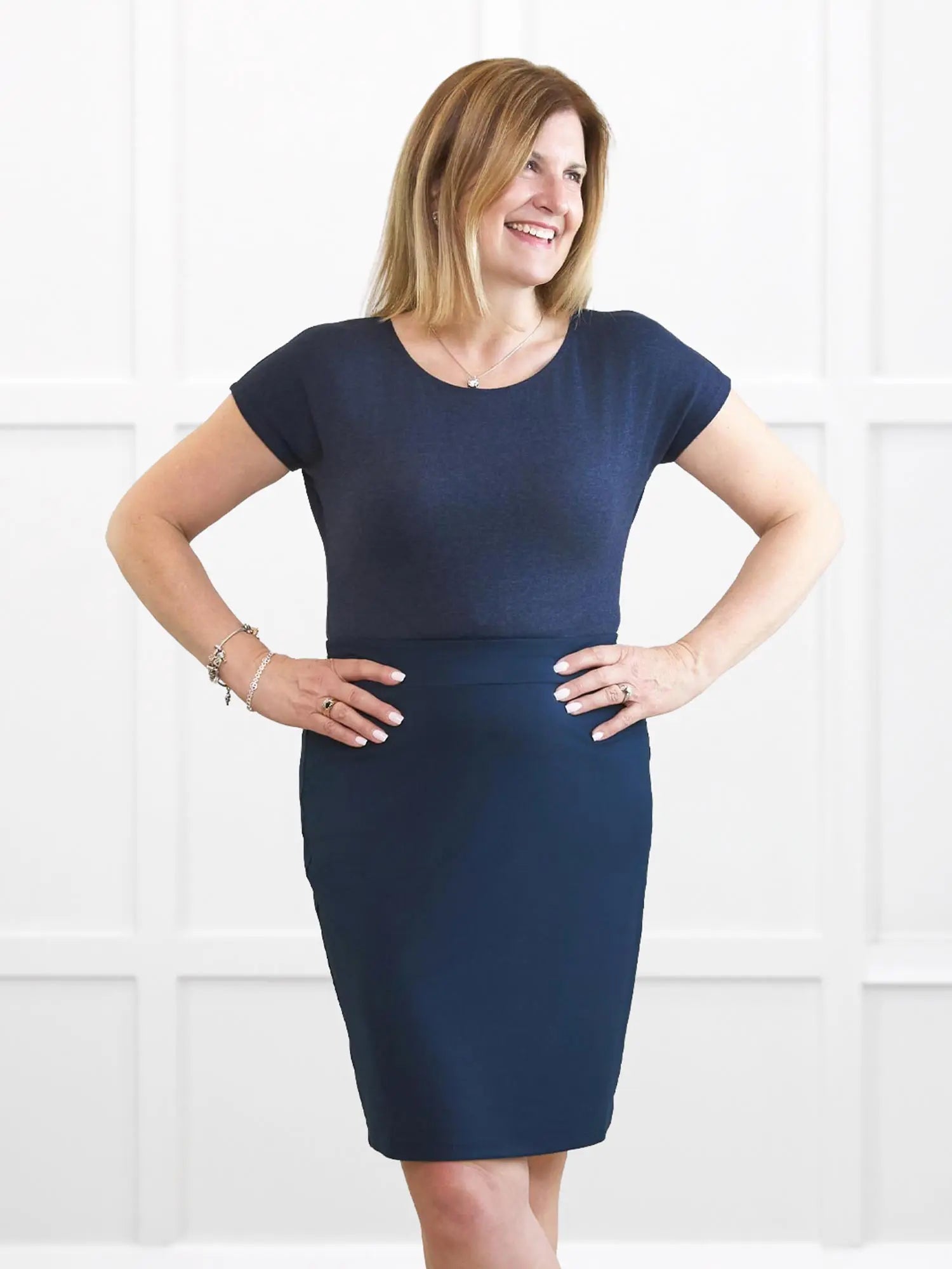 Jilly pull on pencil skirt for women 00 in Navy on model Natasha, size S @Natasha-S 