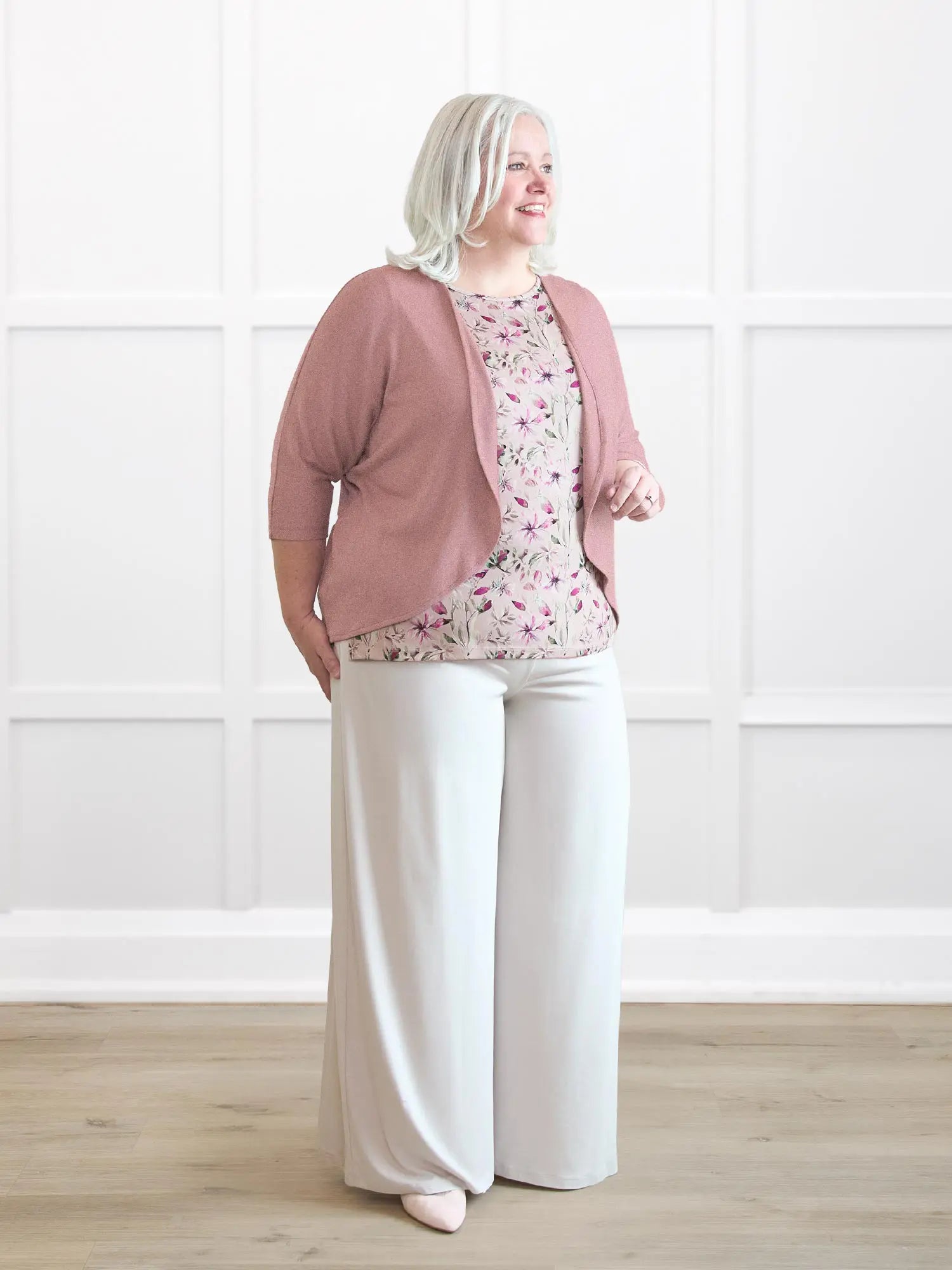 Jovi sweater knit bolero cardigan in Rose mauve on model Colleen, size XXL @Colleen-XXL 