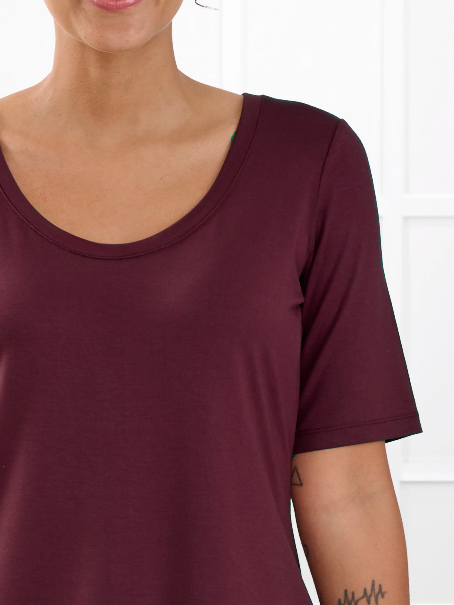 Julita scoop neck half sleeve tee for women in Merlot 