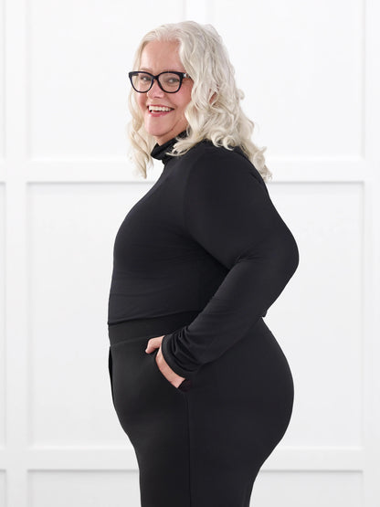 Kerry turtleneck top for women in Black on model Colleen, size XXL @Colleen-XXL 