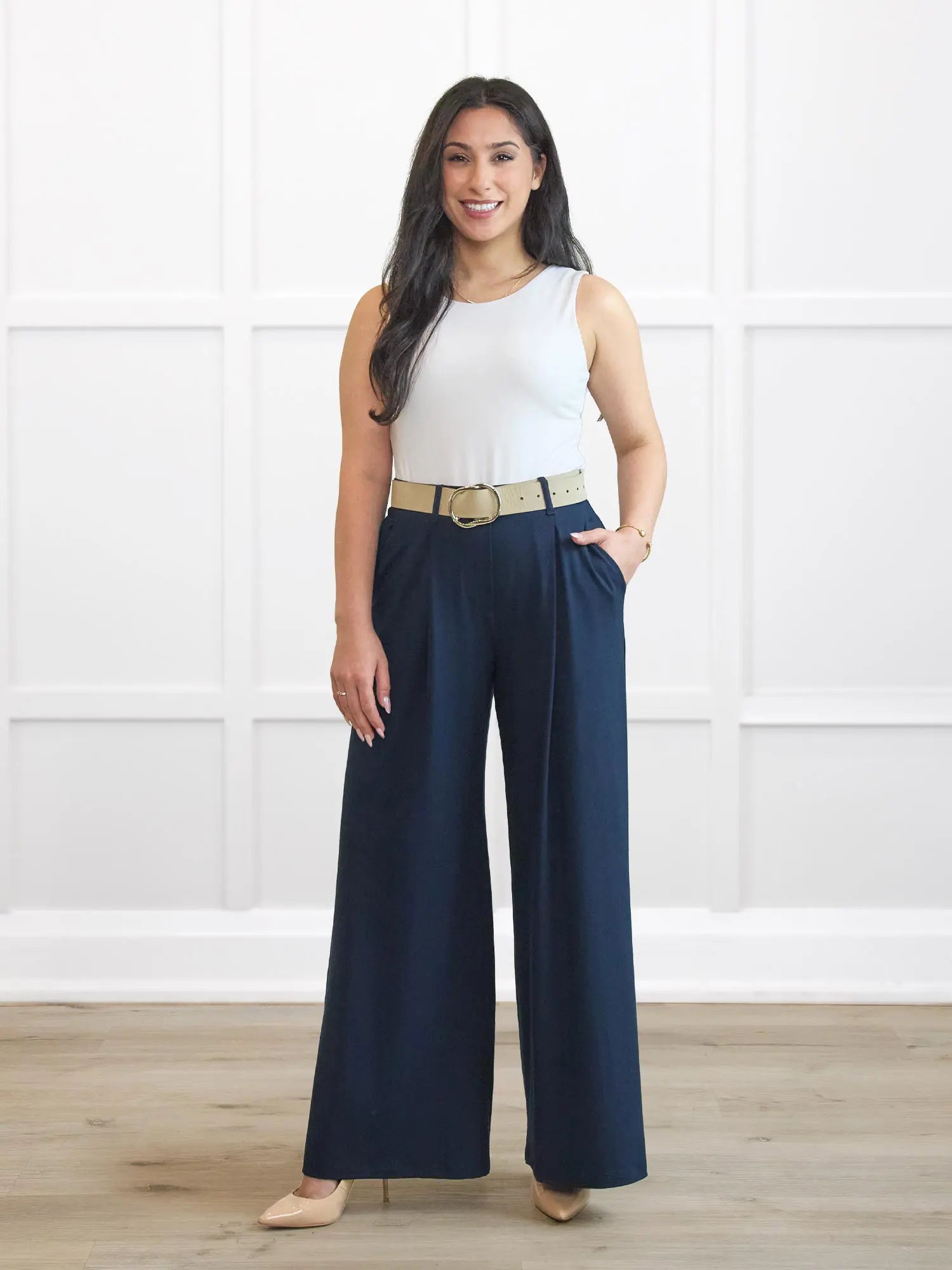 Lara high waisted wide leg pleated pant for women in Navy on model Yasmine, size XS Petite @Yasmine-XS-petite 