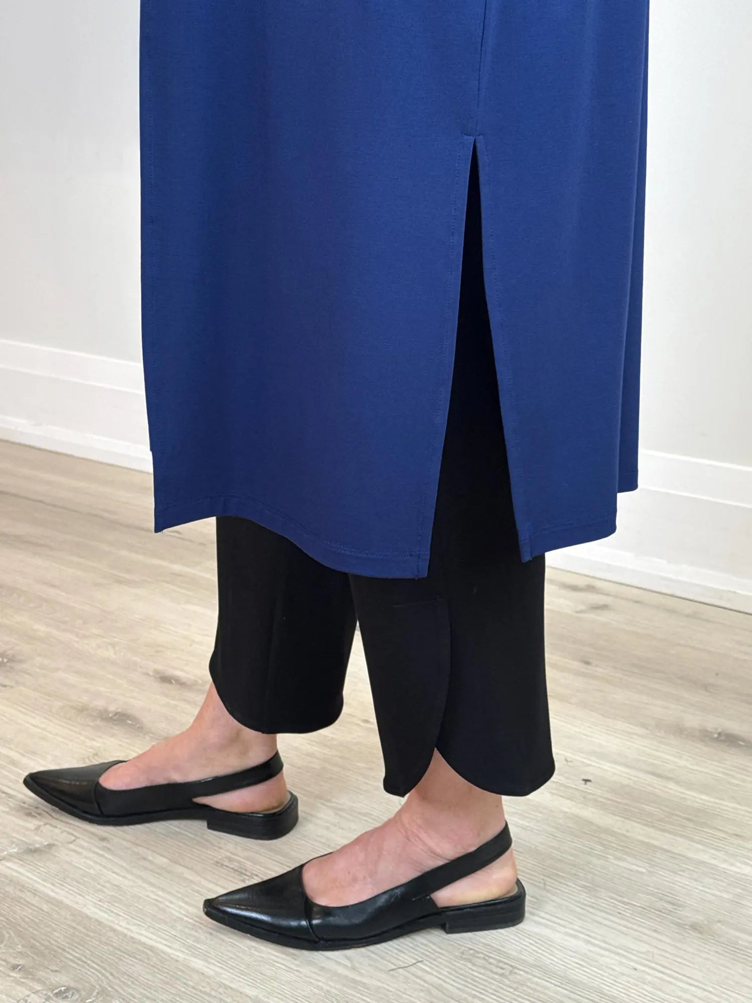 Larissa duster cardigan with pockets for women in Marine blue 