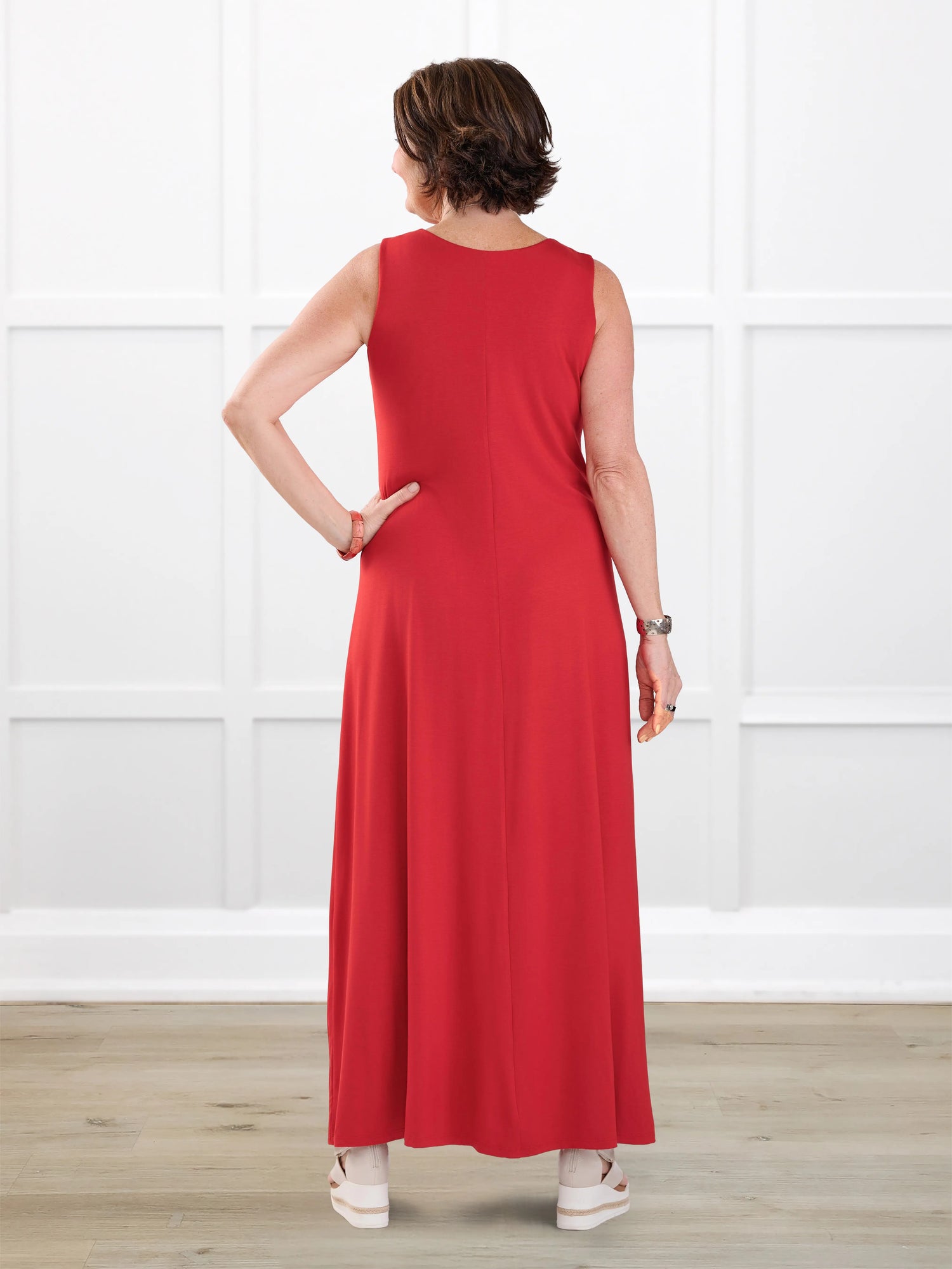 Laurice sleeveless v neck maxi dress for women in Chili on model Donna, size S @Donna-S 