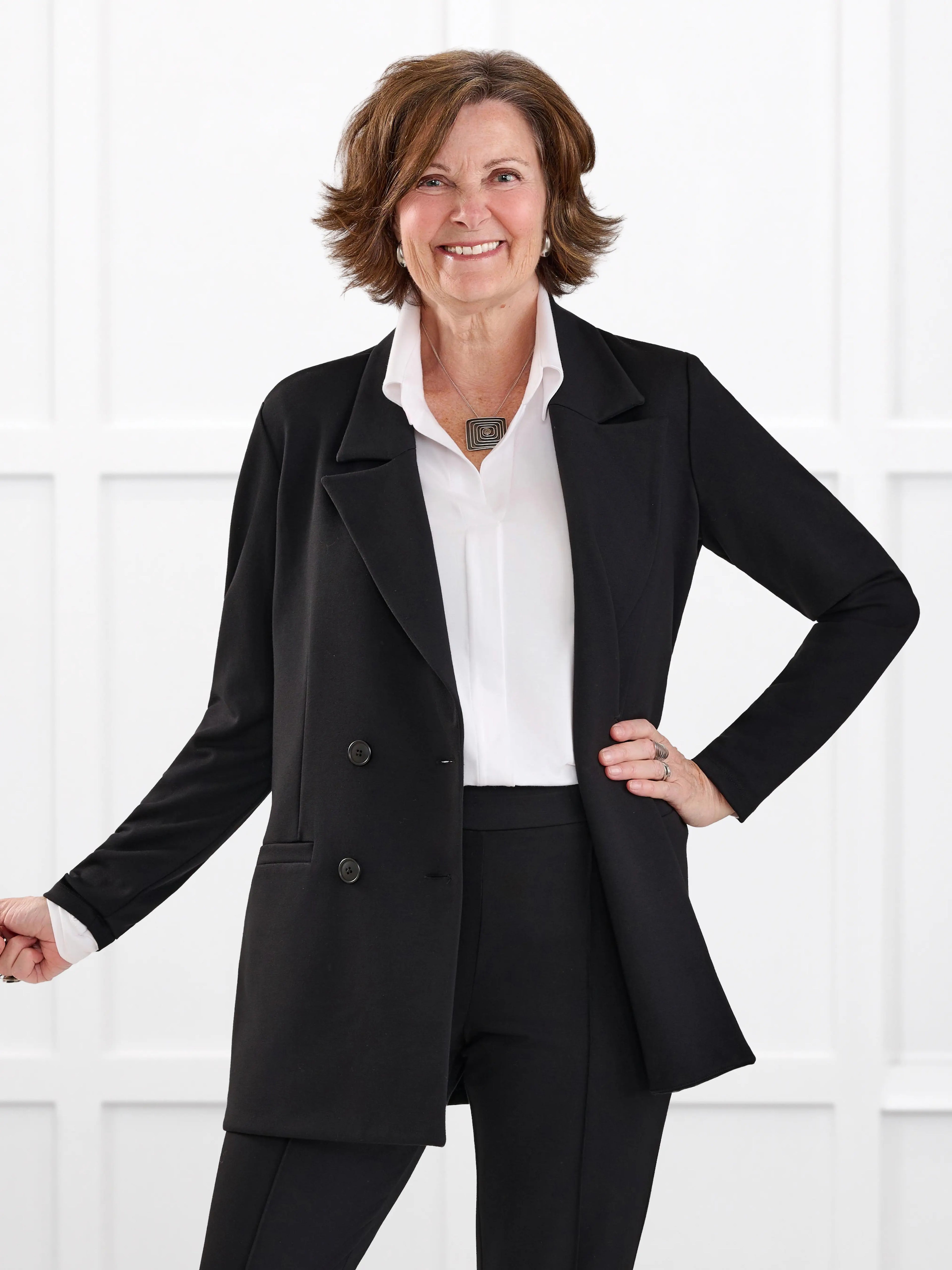 Lesley relaxed tailored ponte jacket for women in Black on model Donna, size S @Donna-S 