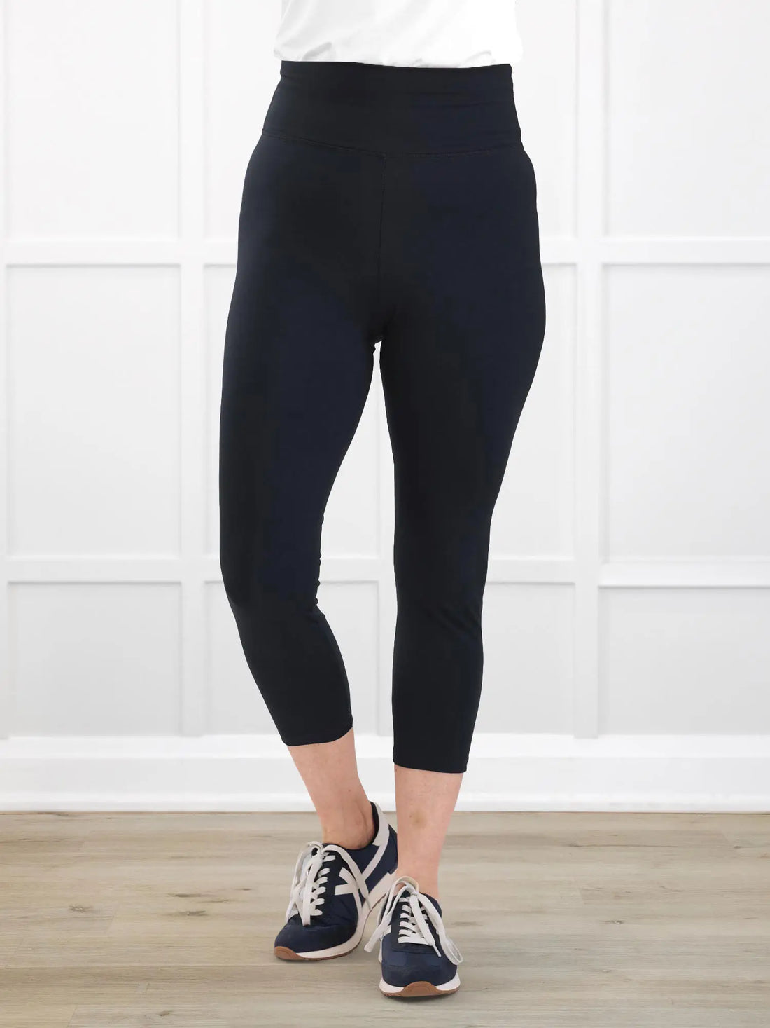 Lisa2 high waisted capri legging for women in Black 