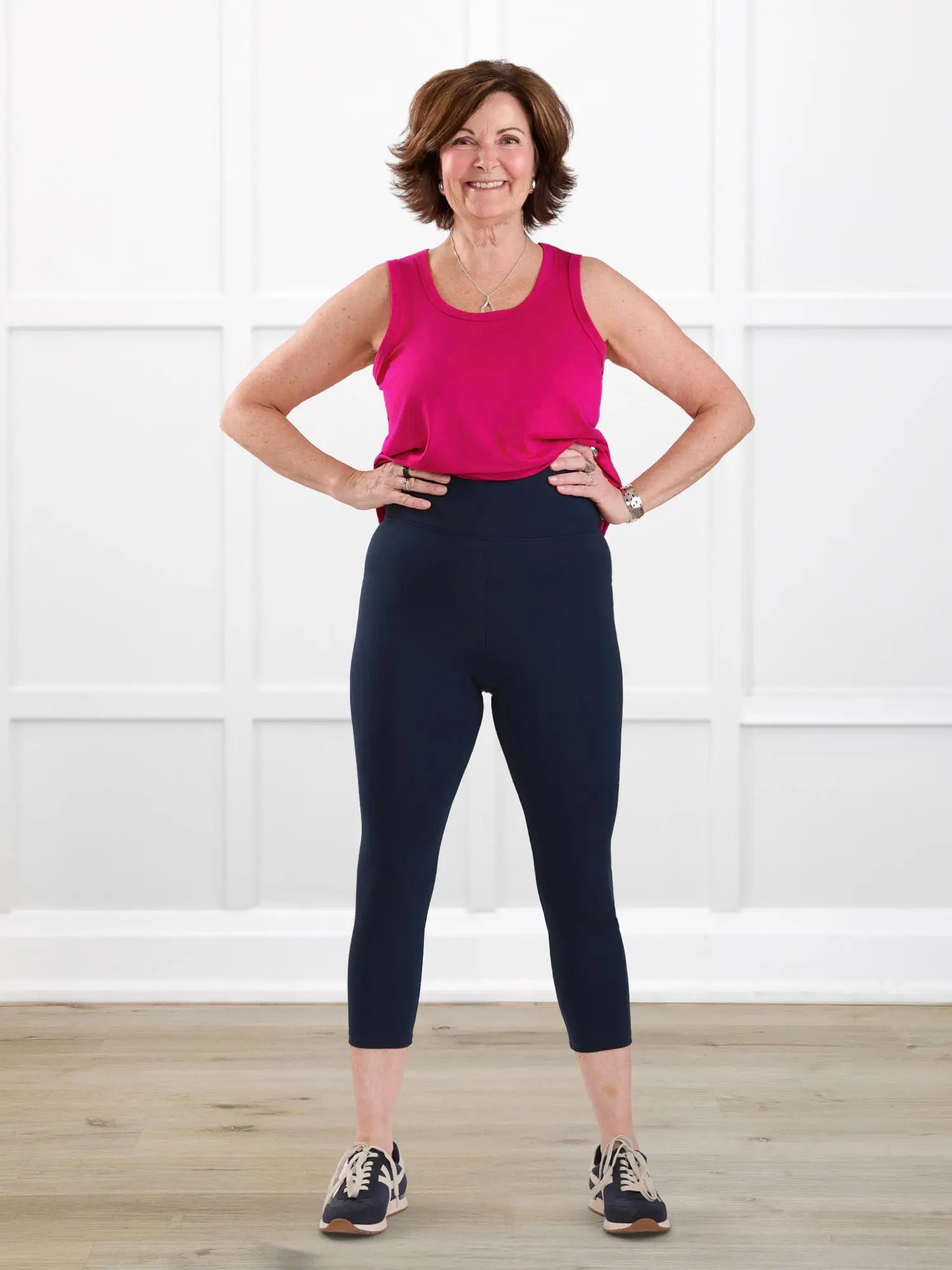 Lisa2 high waisted capri legging for women in Navy on model Donna, size S @Donna-S 