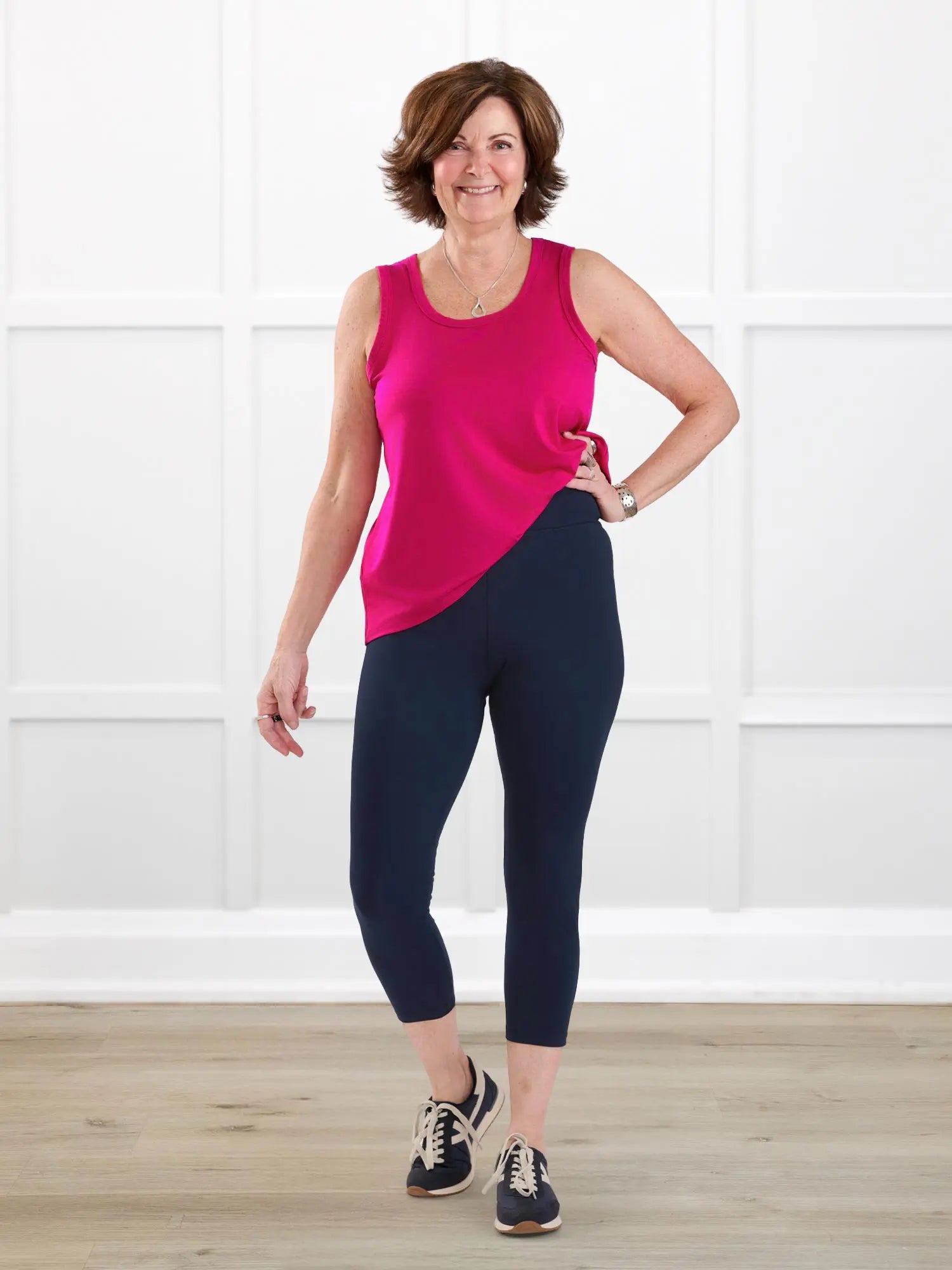 Lisa2 high waisted capri legging for women in Navy on model Donna, size S @Donna-S 